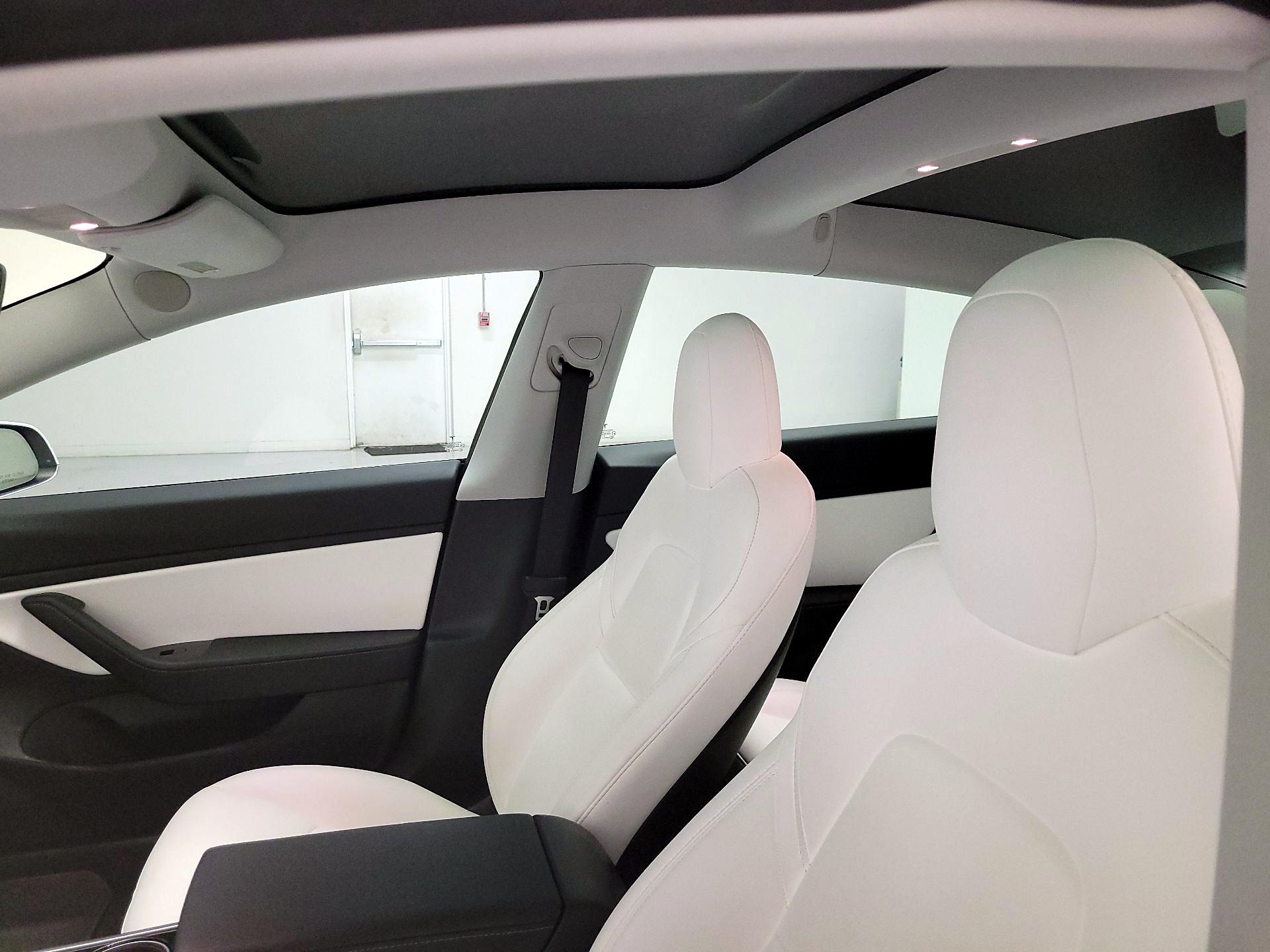 Thumbnail: 2019 Tesla Model 3 - 19