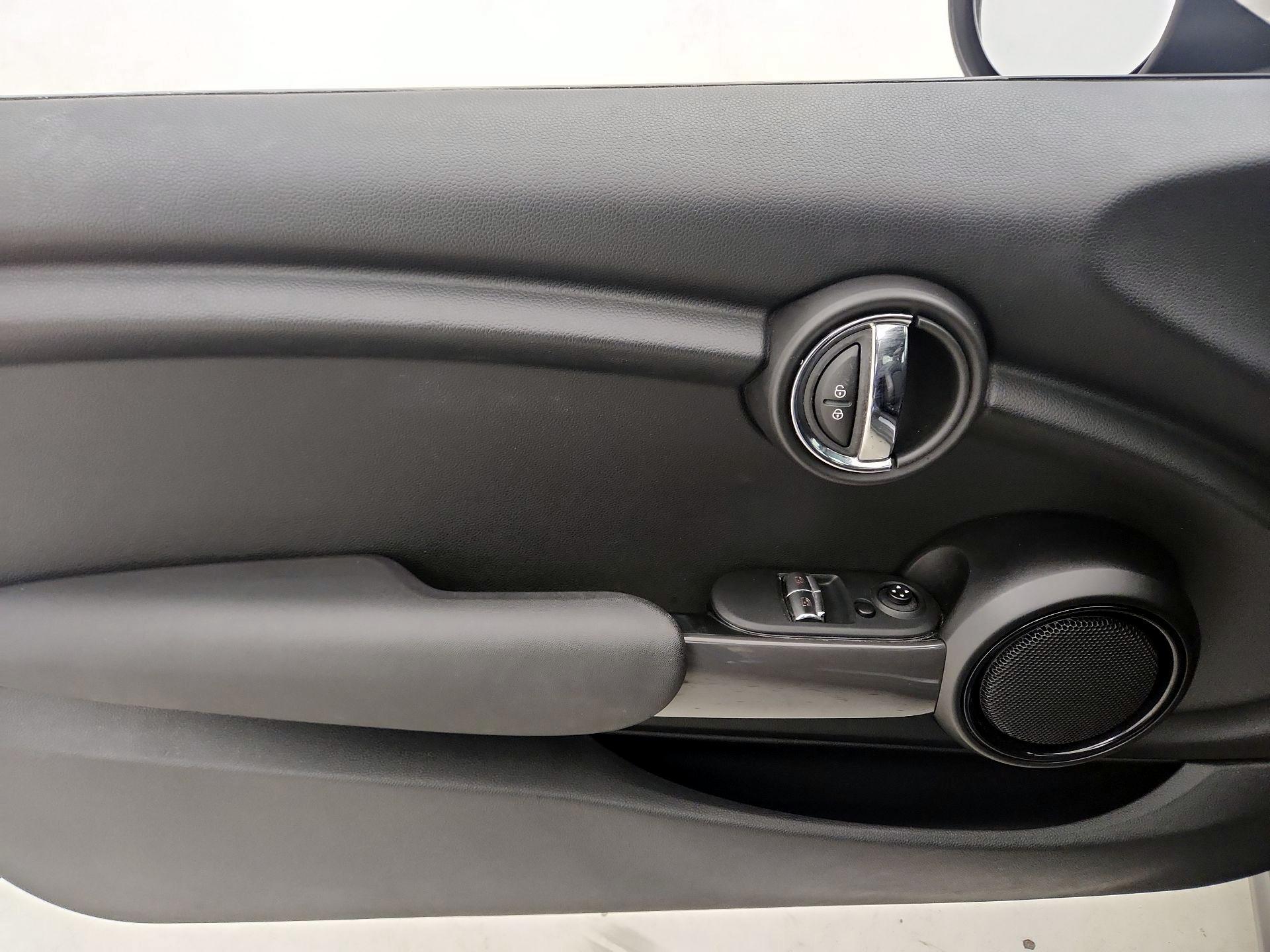 Thumbnail: 2021 MINI Cooper Hardtop - 12