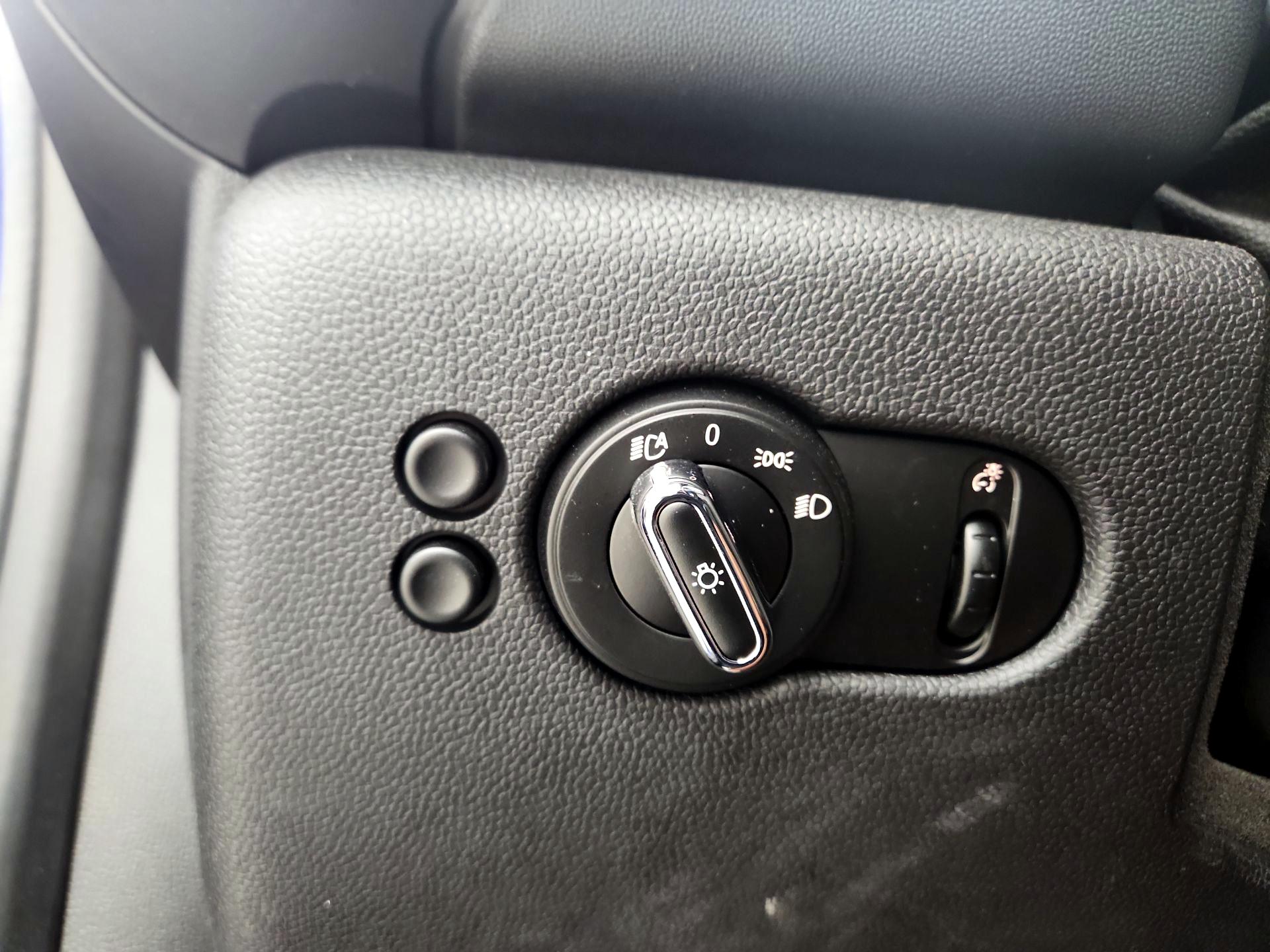 Thumbnail: 2021 MINI Cooper Hardtop - 13