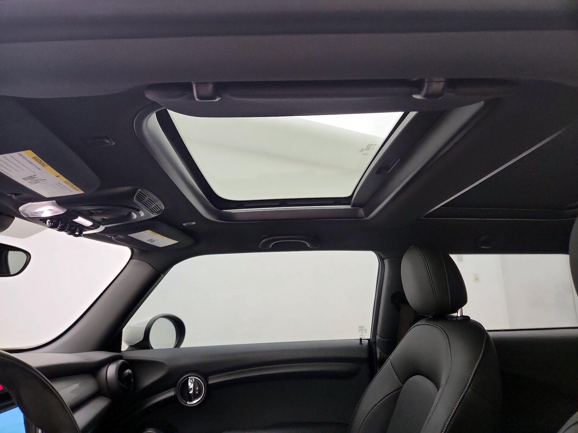 Thumbnail: 2021 MINI Cooper Hardtop - 19