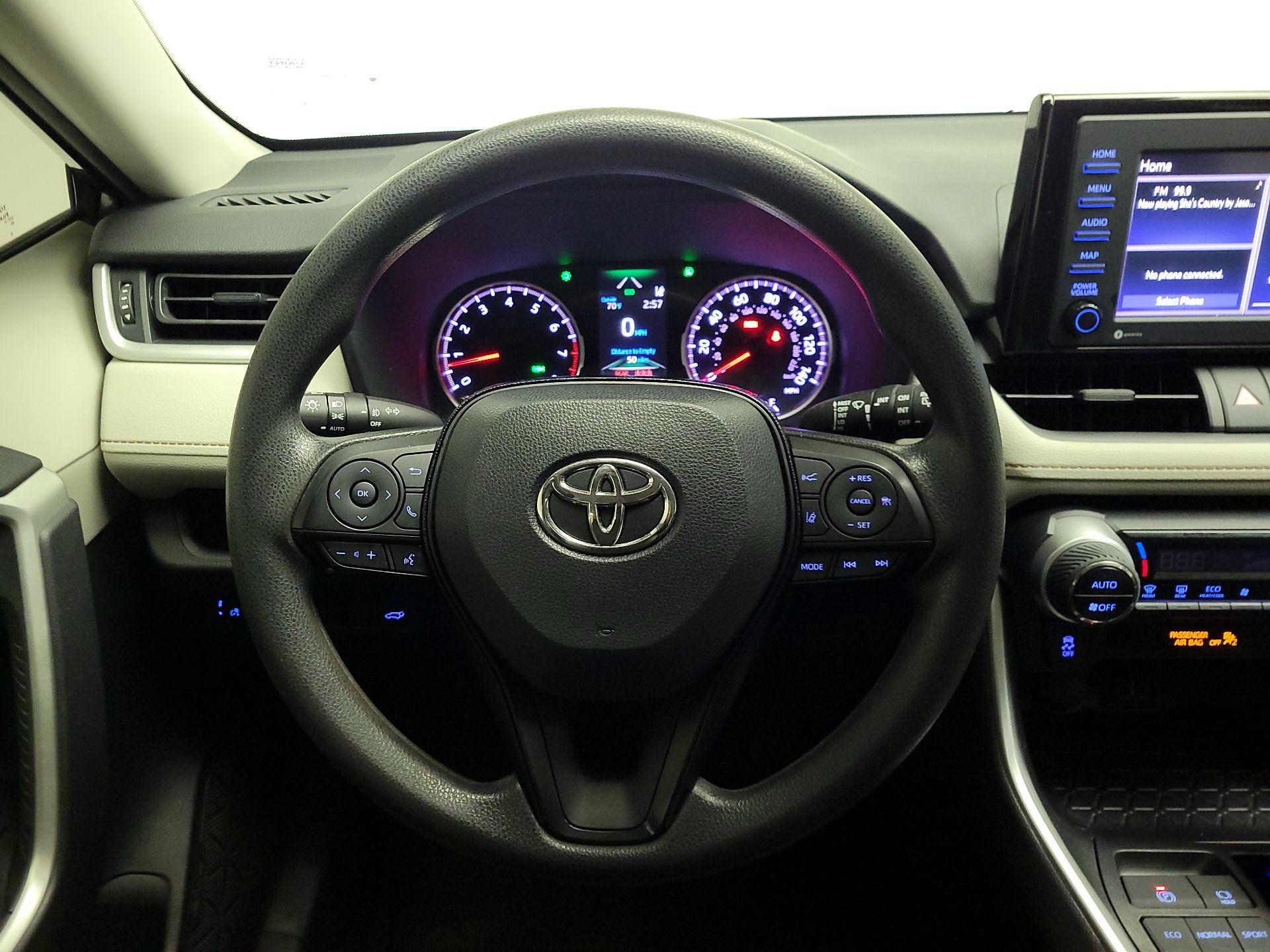 Thumbnail: 2021 Toyota RAV4 - 10