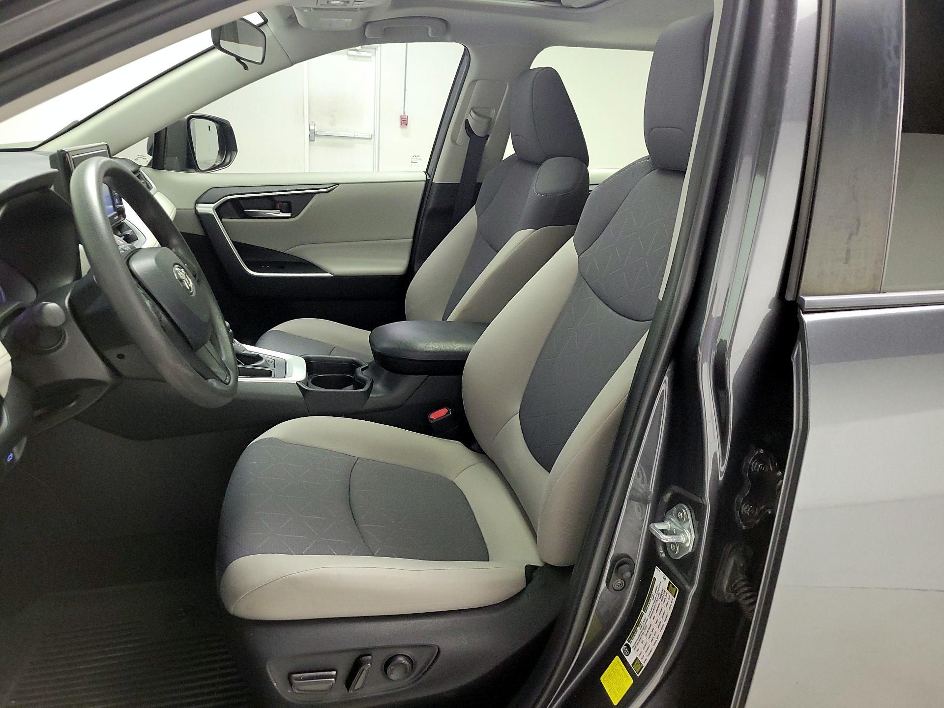 Thumbnail: 2021 Toyota RAV4 - 11