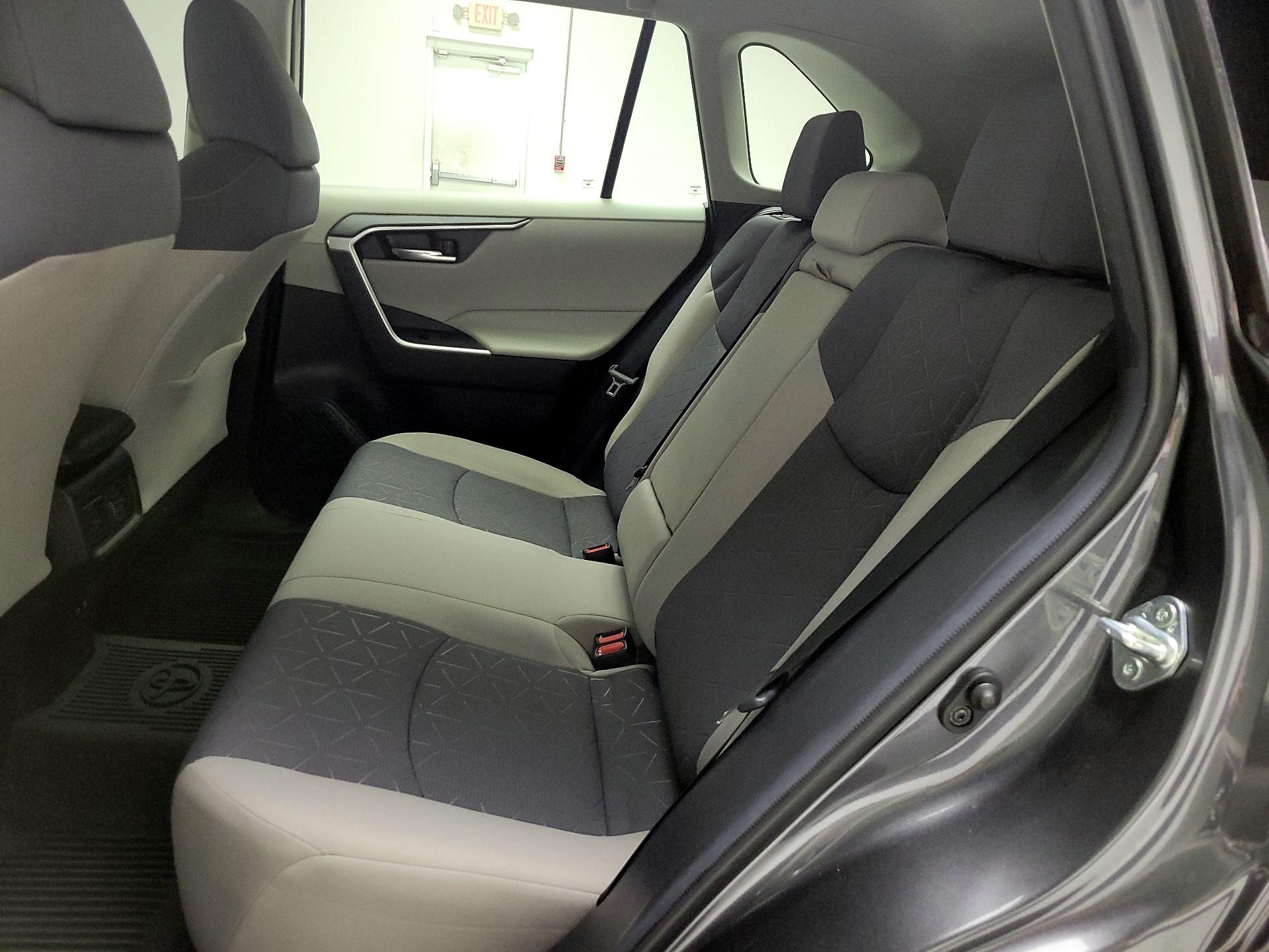 Thumbnail: 2021 Toyota RAV4 - 20