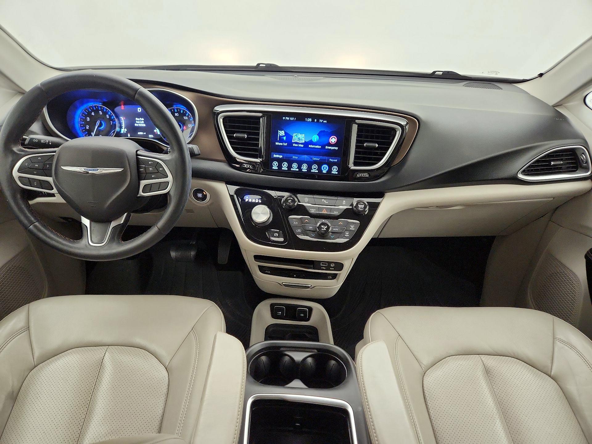 Thumbnail: 2017 Chrysler Pacifica - 9