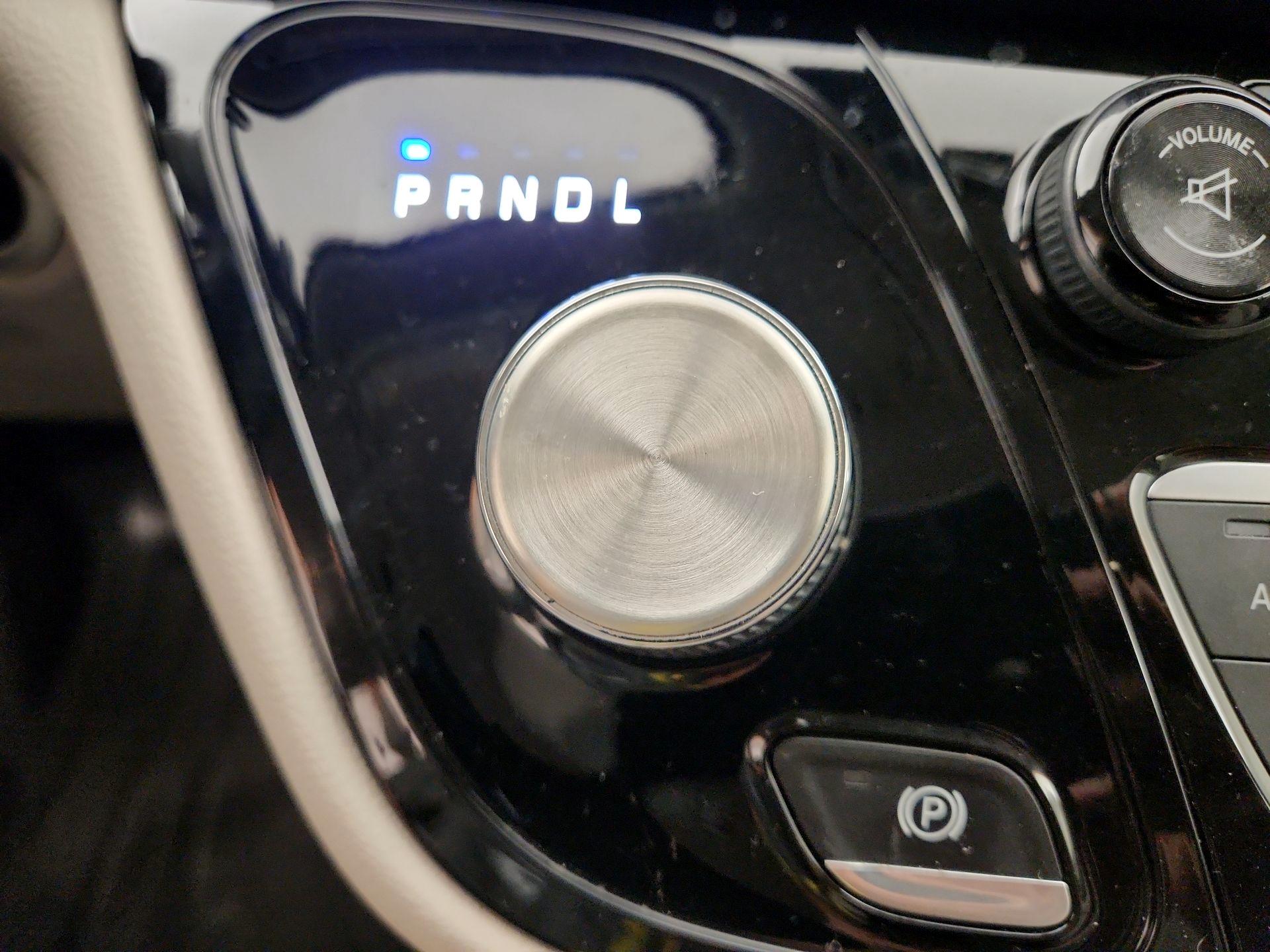 Thumbnail: 2017 Chrysler Pacifica - 18