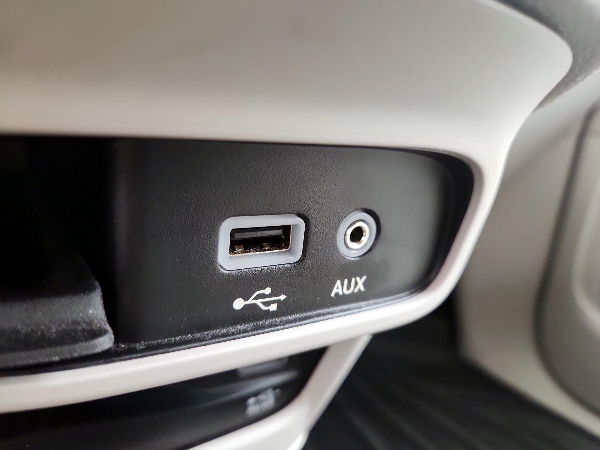 Thumbnail: 2017 Chrysler Pacifica - 19