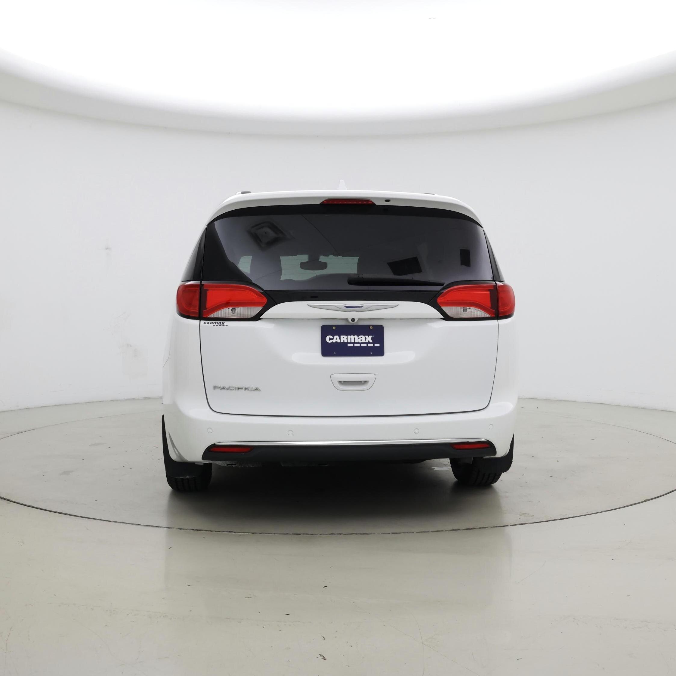 Thumbnail: 2017 Chrysler Pacifica - 6