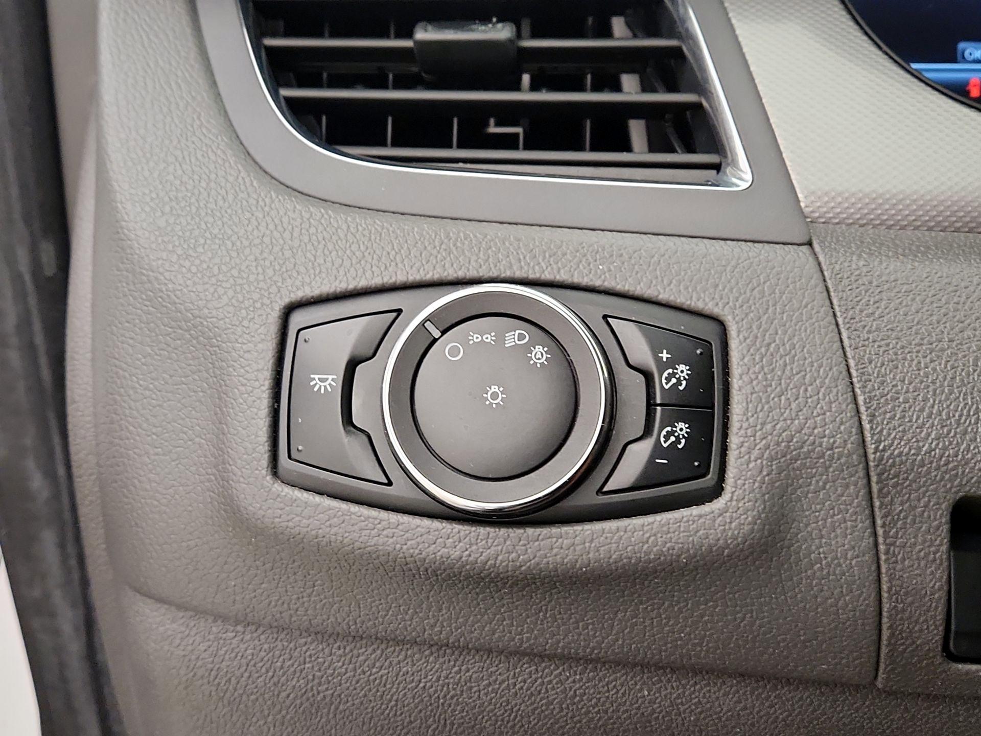 Thumbnail: 2014 Ford Edge - 13