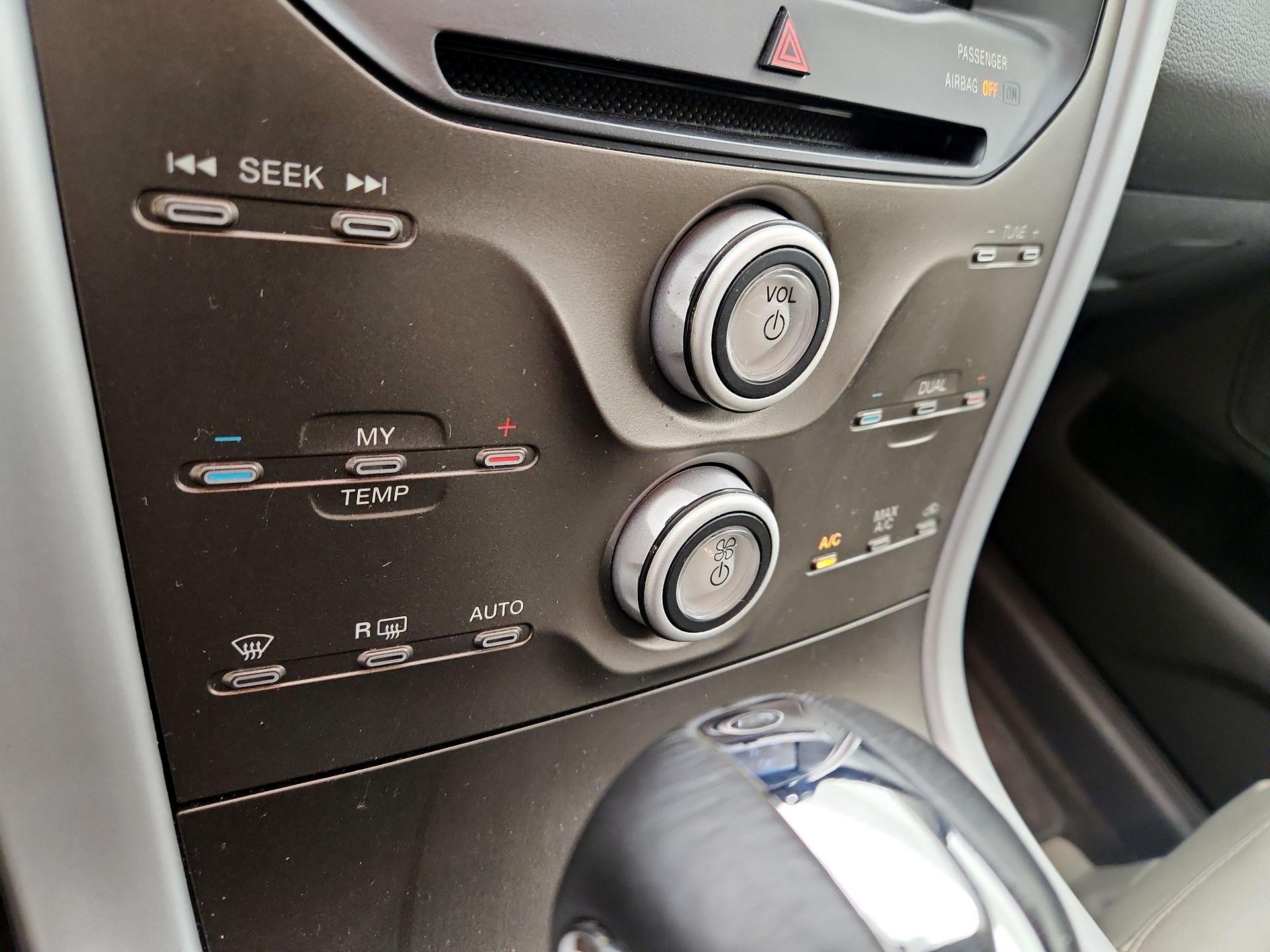 Thumbnail: 2014 Ford Edge - 16