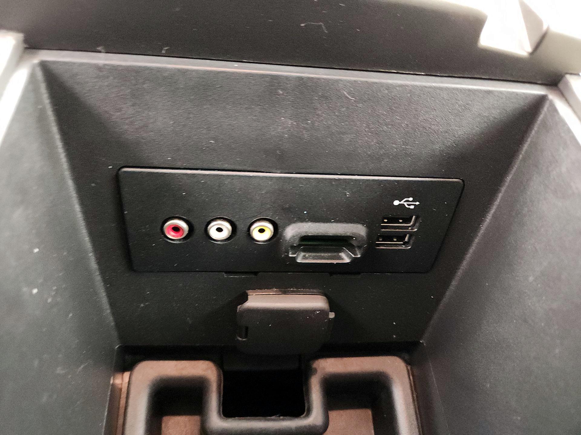 Thumbnail: 2014 Ford Edge - 18