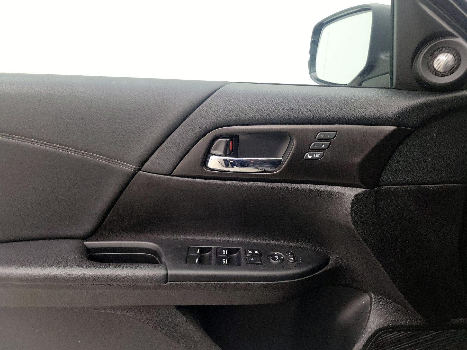 Thumbnail: 2015 Honda Accord - 12