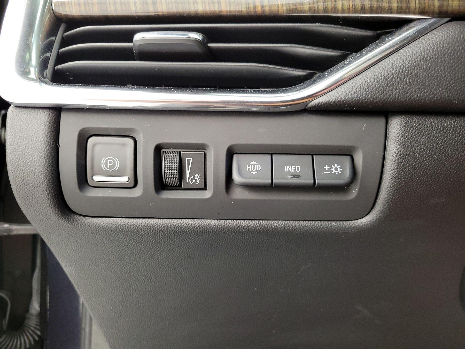 Thumbnail: 2023 Cadillac XT4 - 13