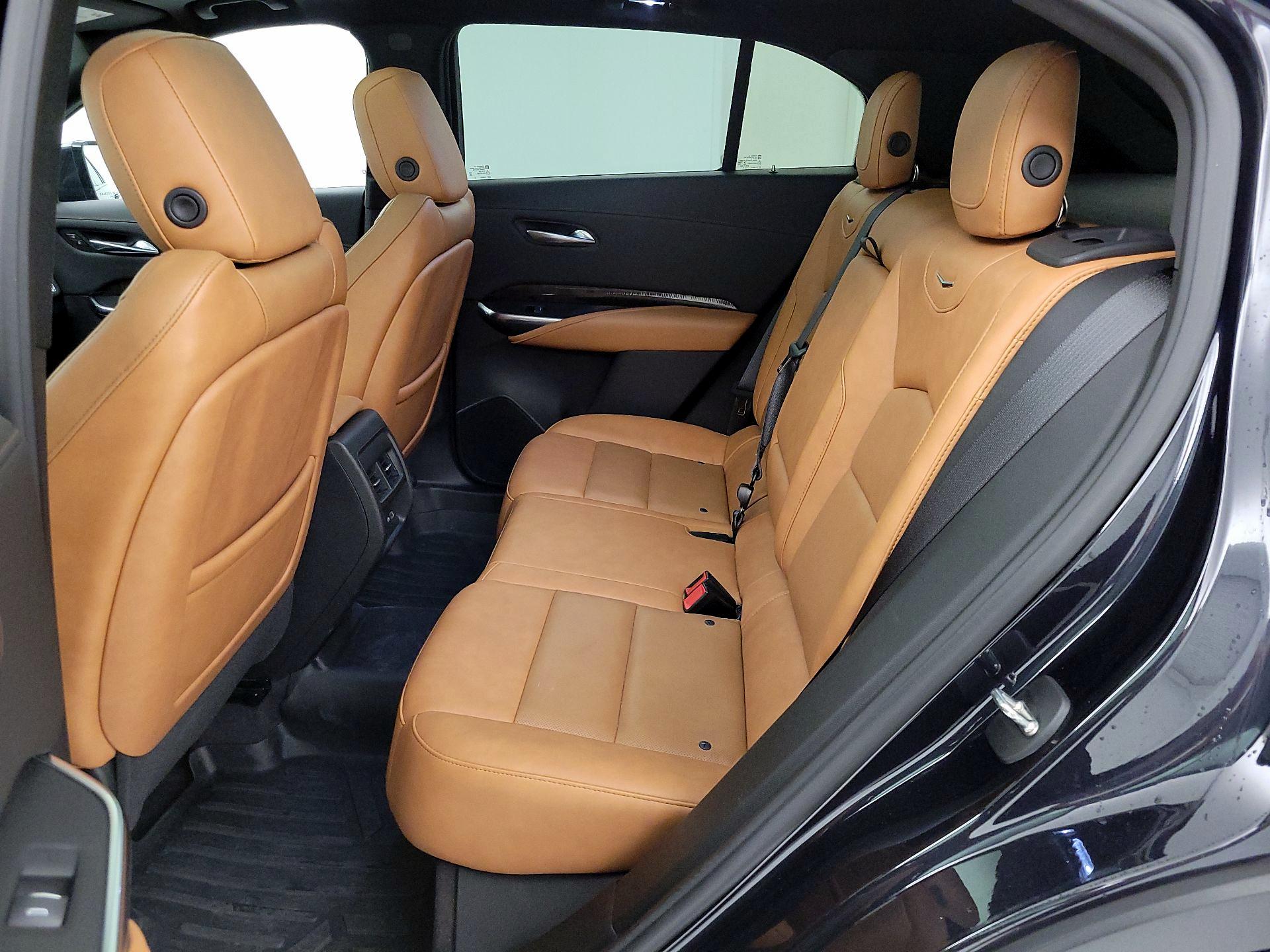 Thumbnail: 2023 Cadillac XT4 - 20