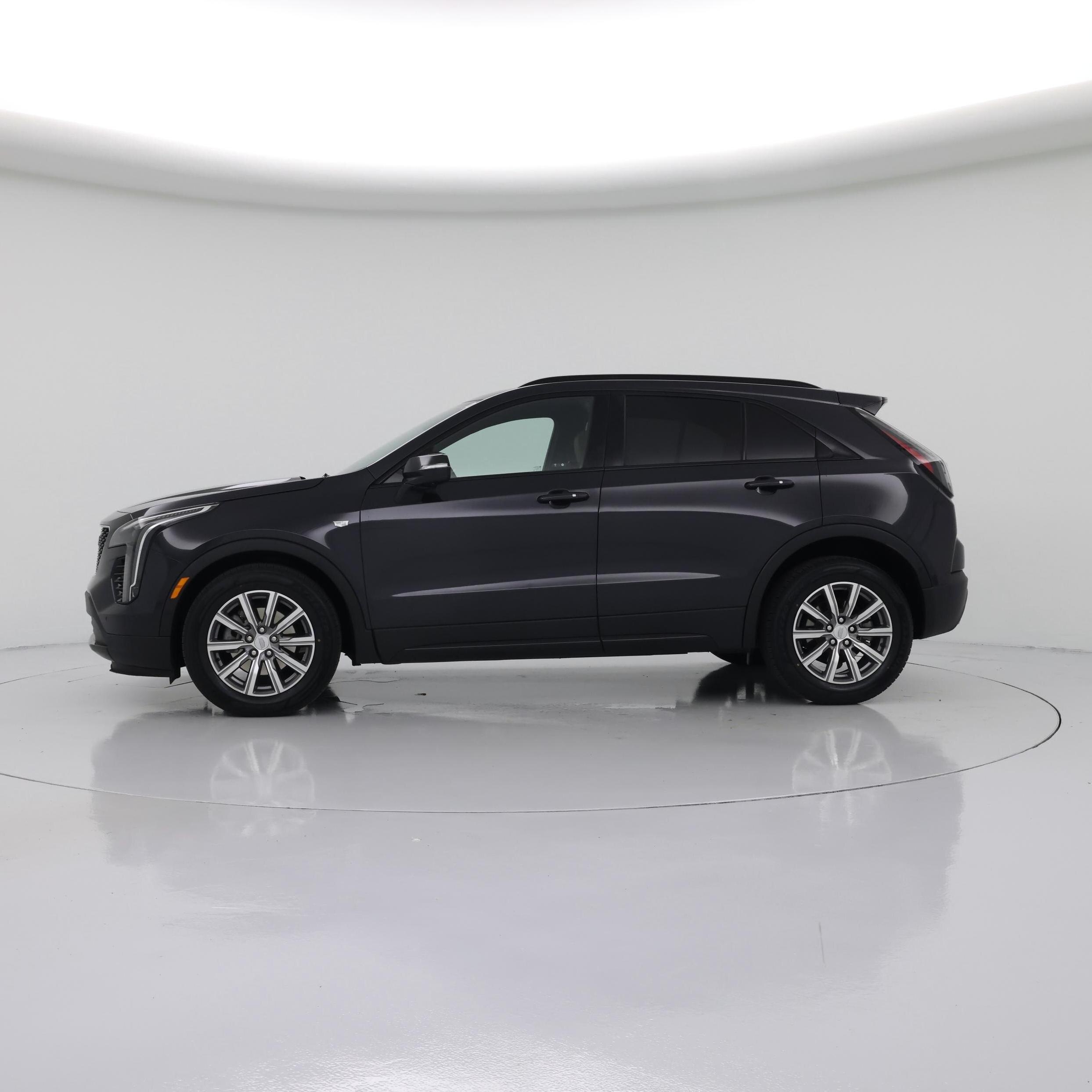 Thumbnail: 2023 Cadillac XT4 - 3