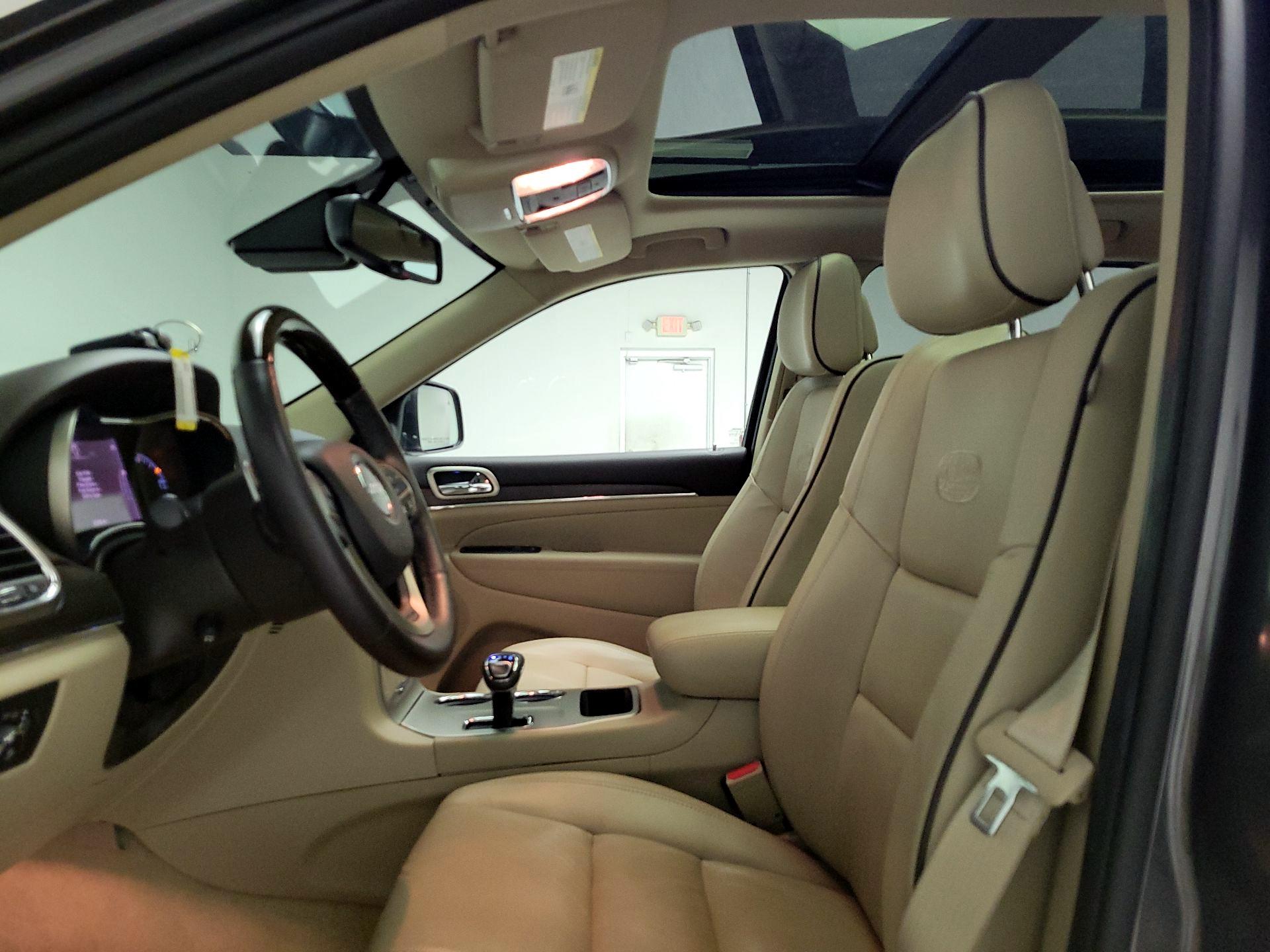 Thumbnail: 2014 Jeep Grand Cherokee - 19