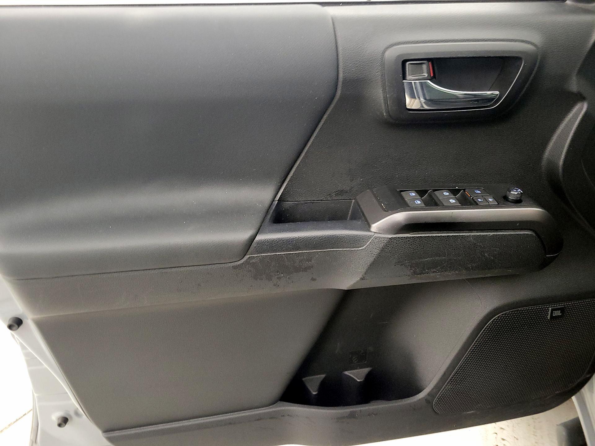 Thumbnail: 2021 Toyota Tacoma - 12