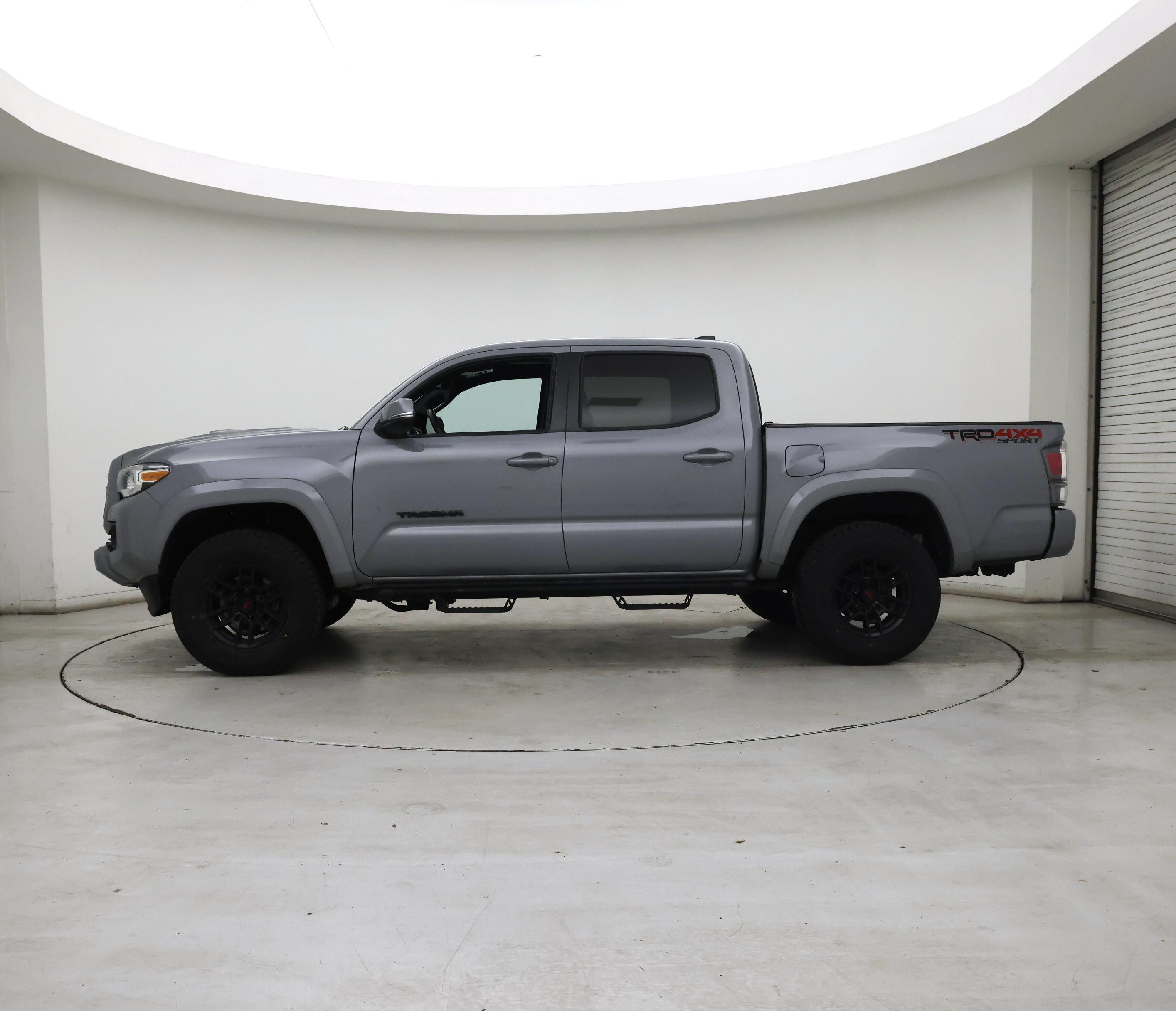 Thumbnail: 2021 Toyota Tacoma - 3