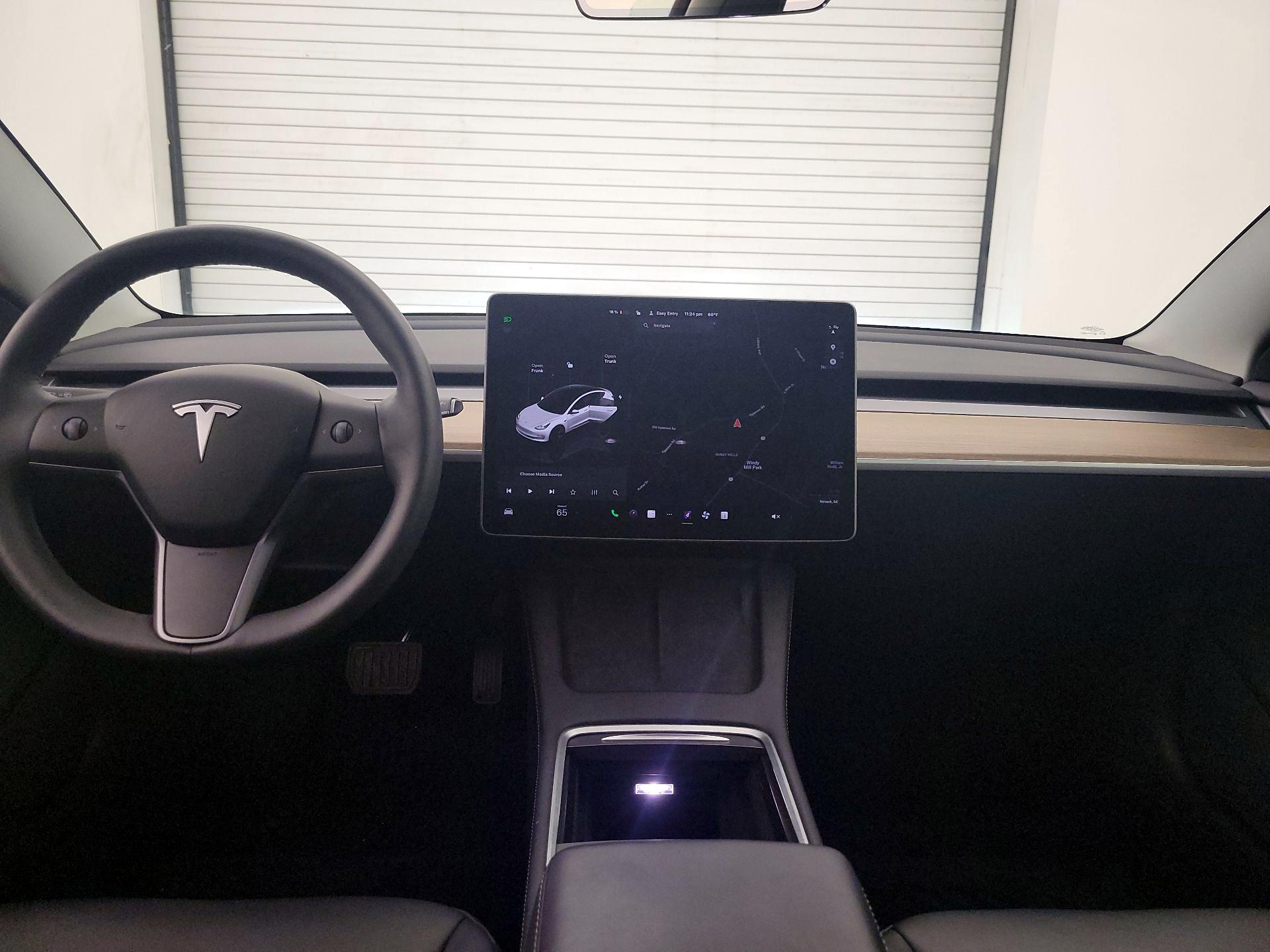 Thumbnail: 2023 Tesla Model 3 - 9