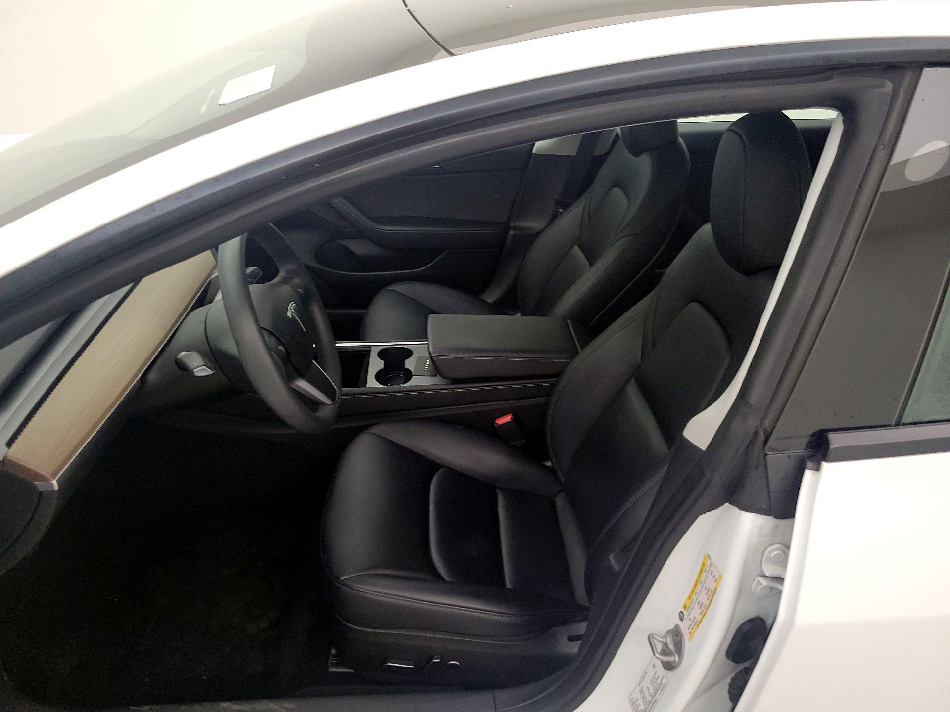 Thumbnail: 2023 Tesla Model 3 - 11