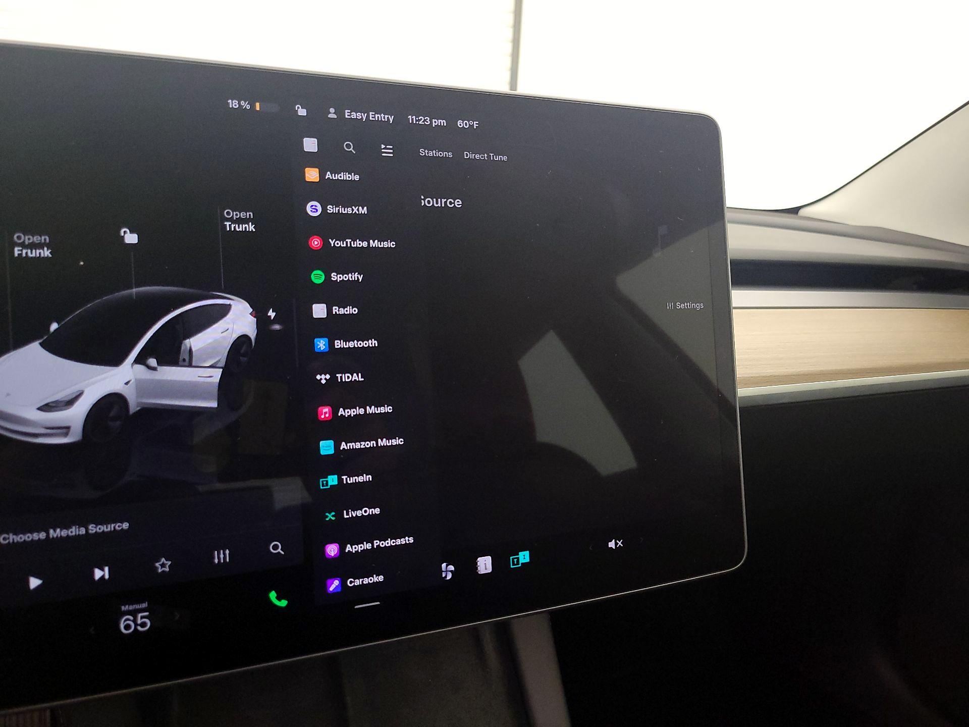 Thumbnail: 2023 Tesla Model 3 - 15