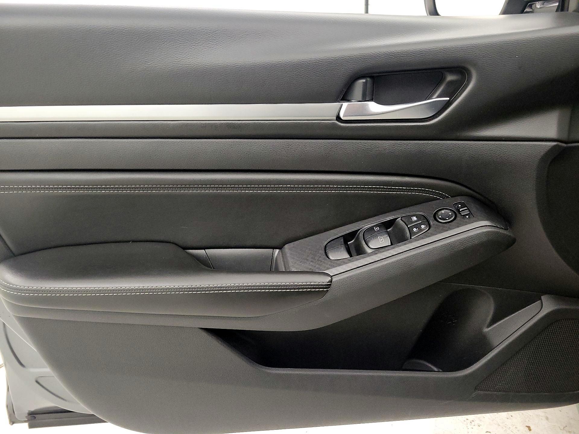 Thumbnail: 2019 Nissan Altima - 12