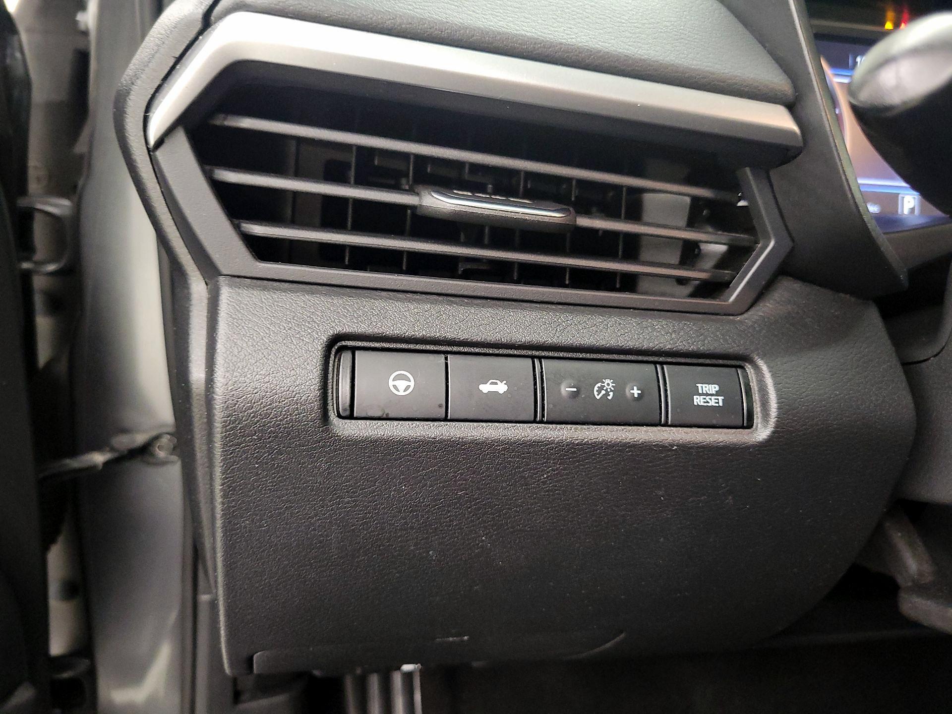 Thumbnail: 2019 Nissan Altima - 13