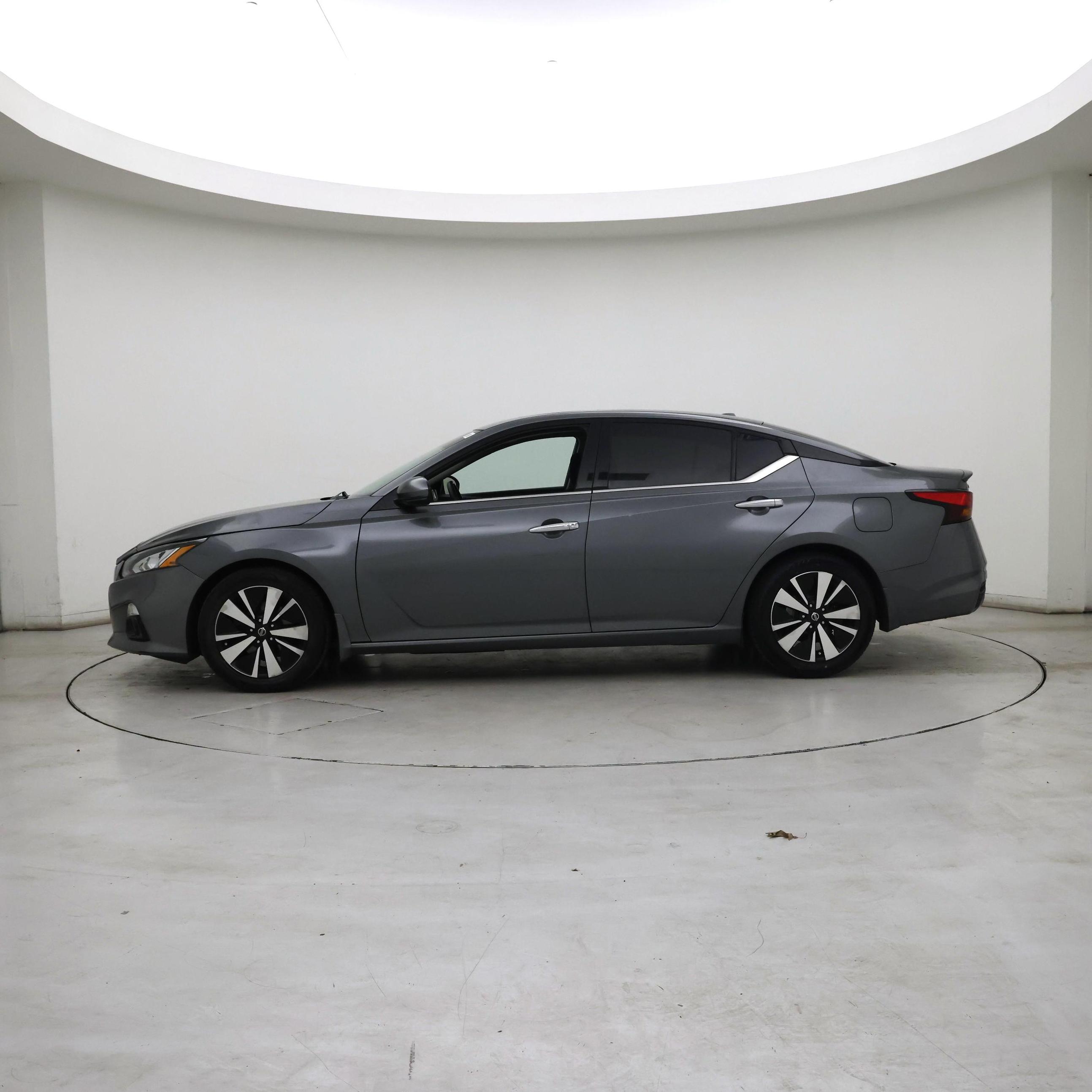 Thumbnail: 2019 Nissan Altima - 3