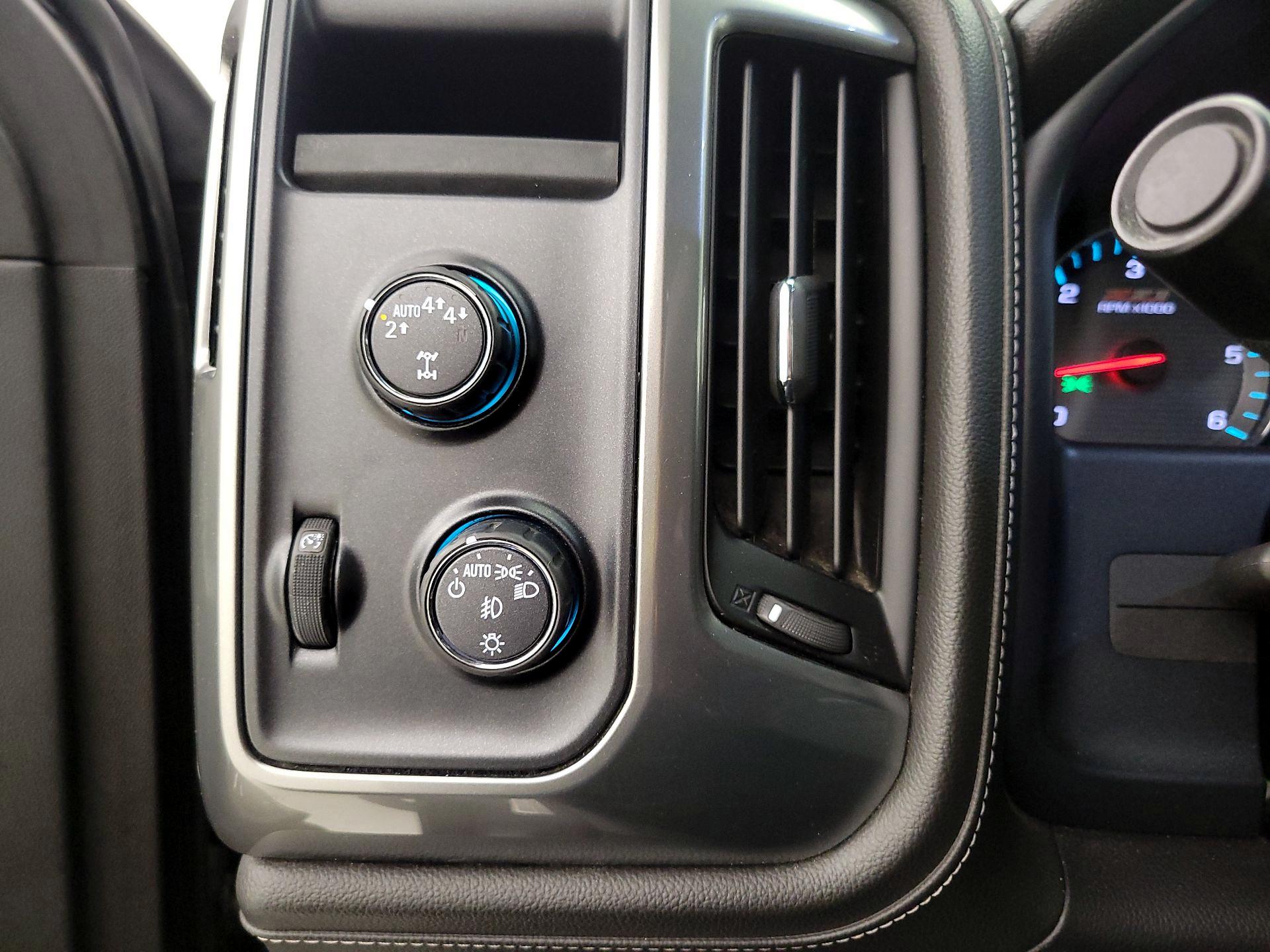 Thumbnail: 2017 Chevrolet Silverado 1500 - 13