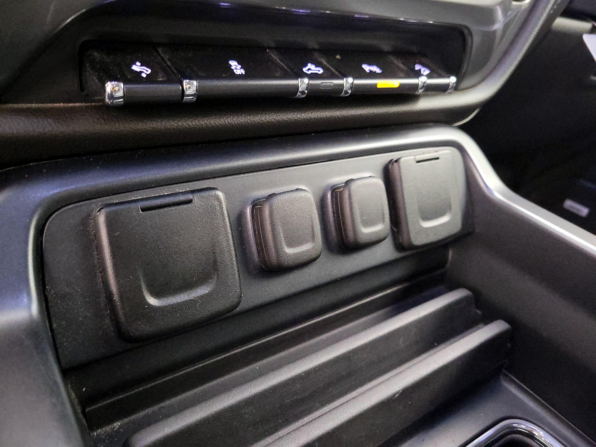 Thumbnail: 2017 Chevrolet Silverado 1500 - 18