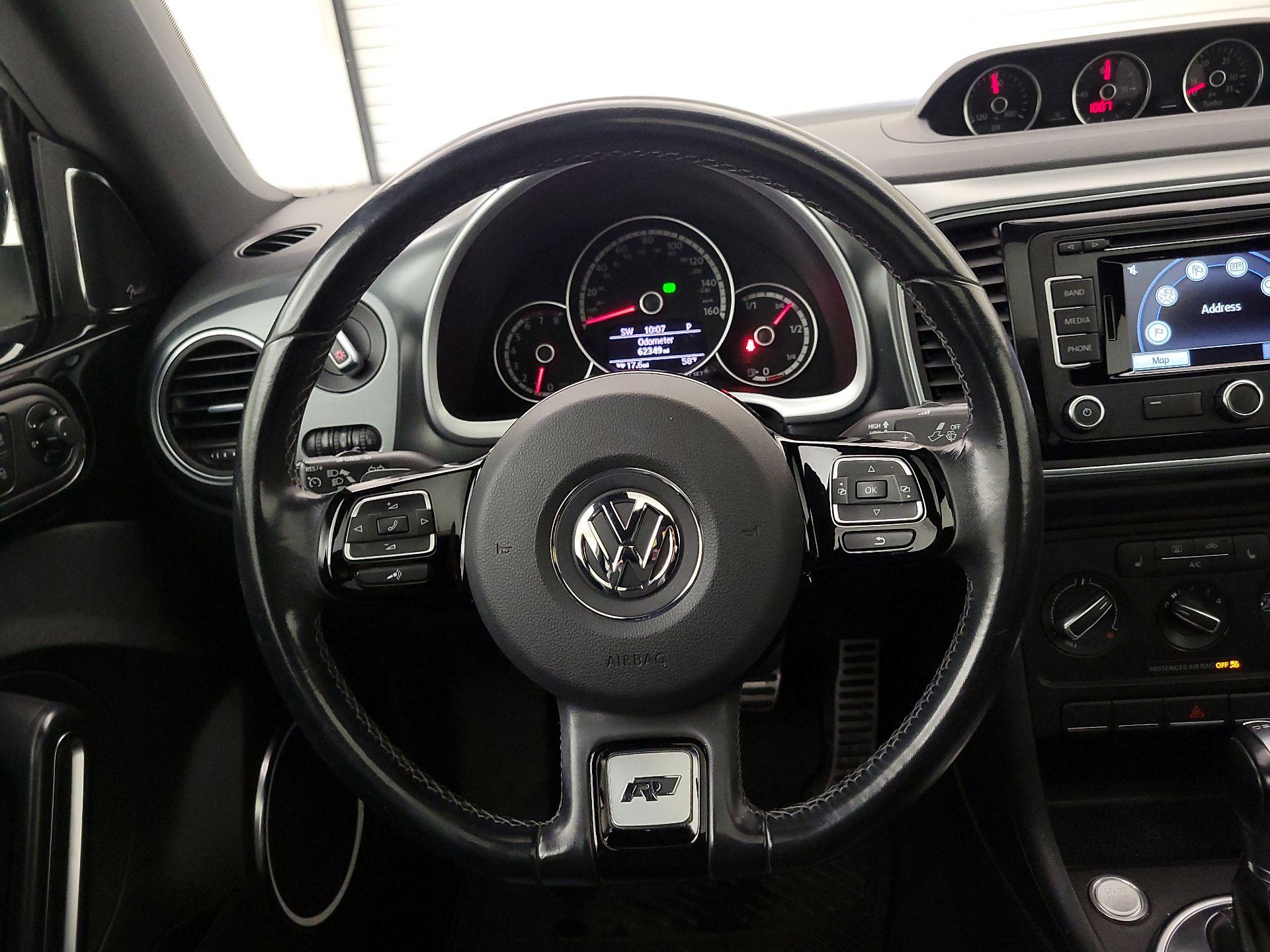 Thumbnail: 2014 Volkswagen Beetle - 10