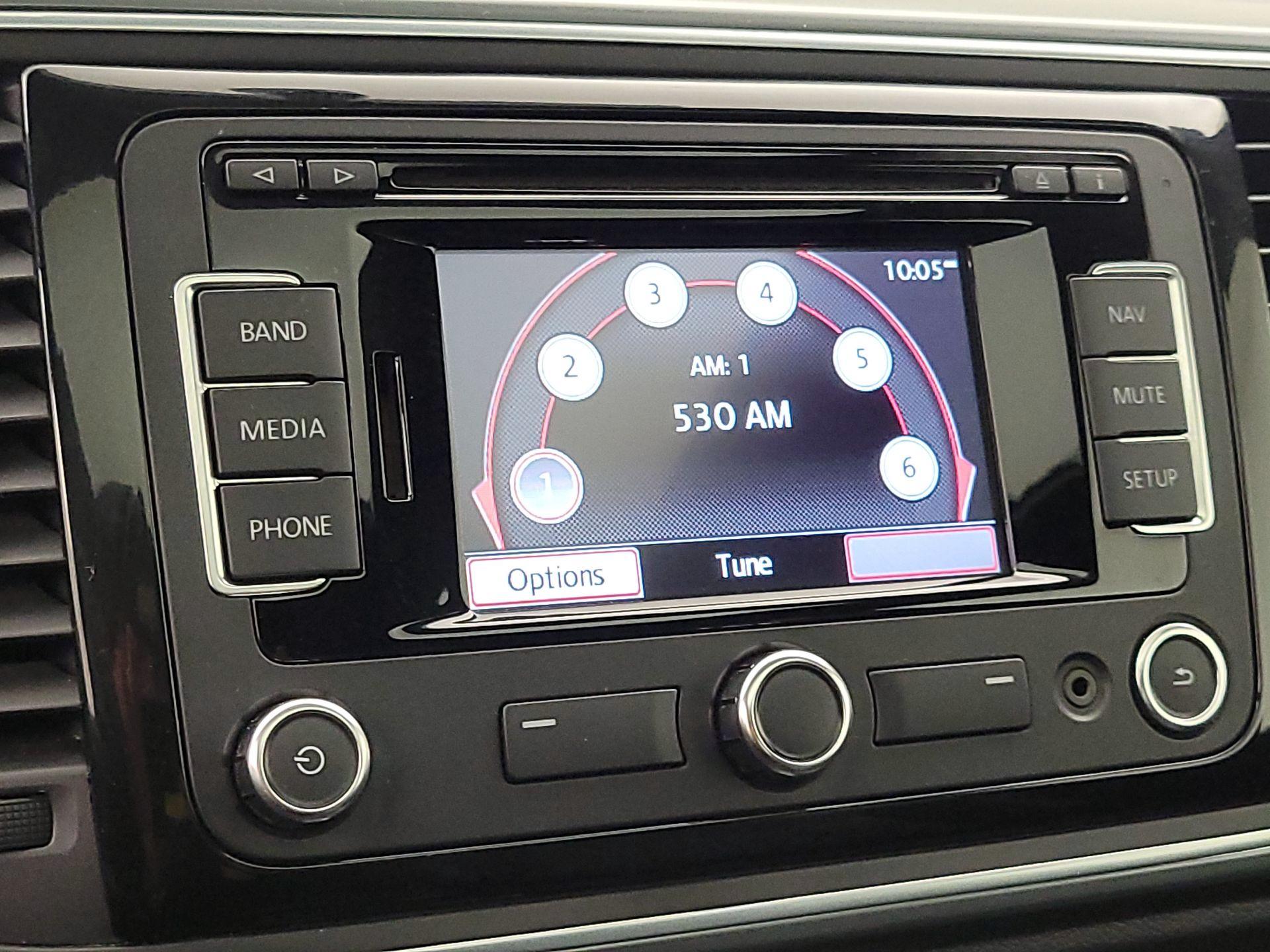 Thumbnail: 2014 Volkswagen Beetle - 15