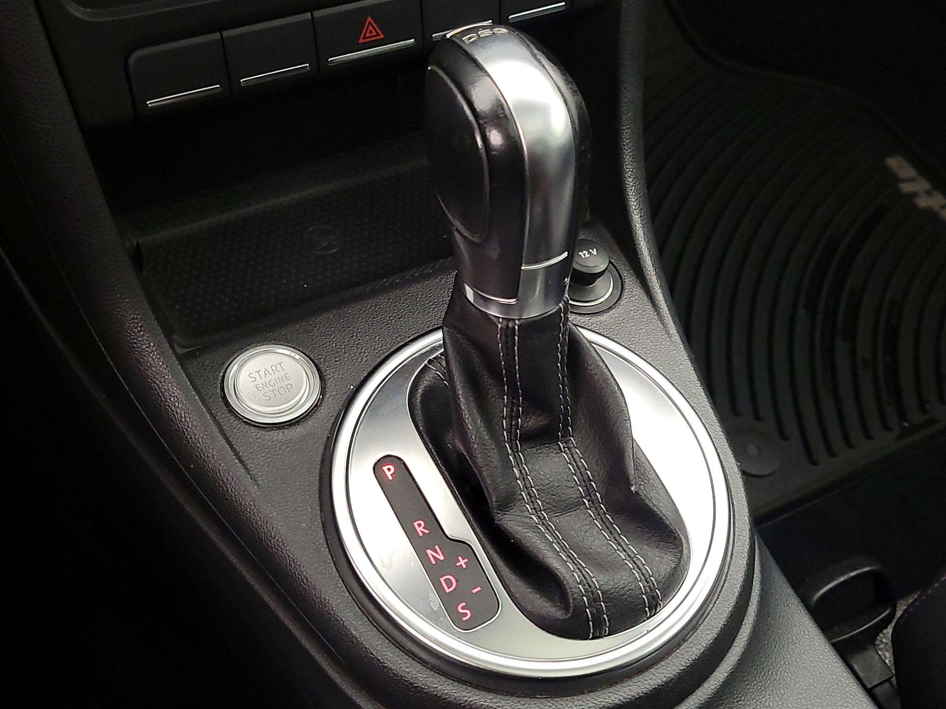 Thumbnail: 2014 Volkswagen Beetle - 17