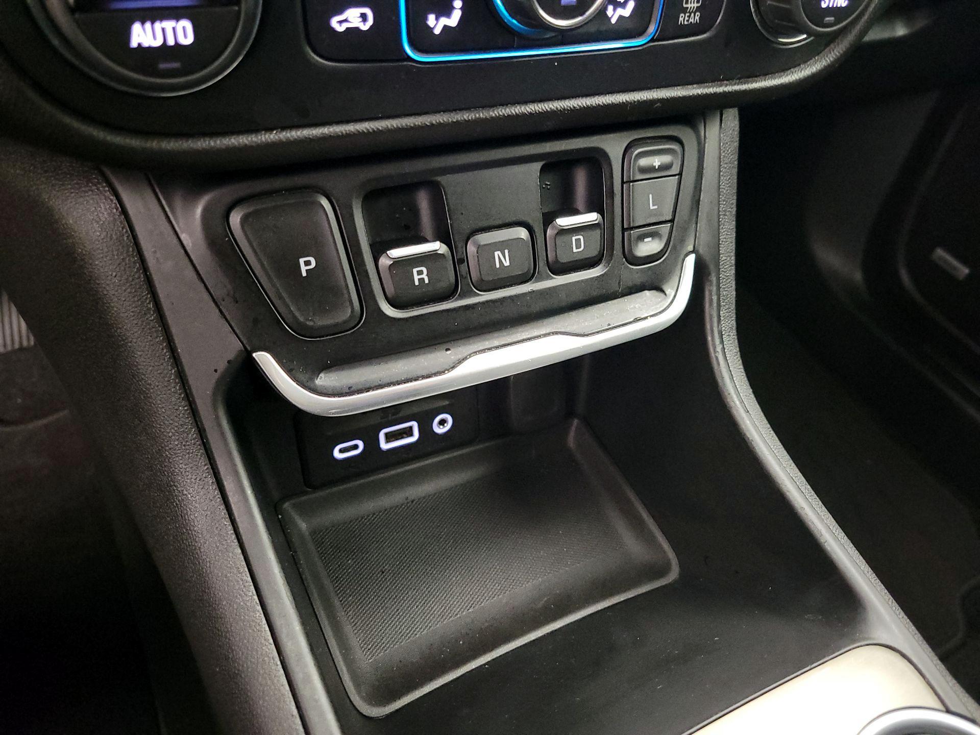 Thumbnail: 2020 GMC Terrain - 17