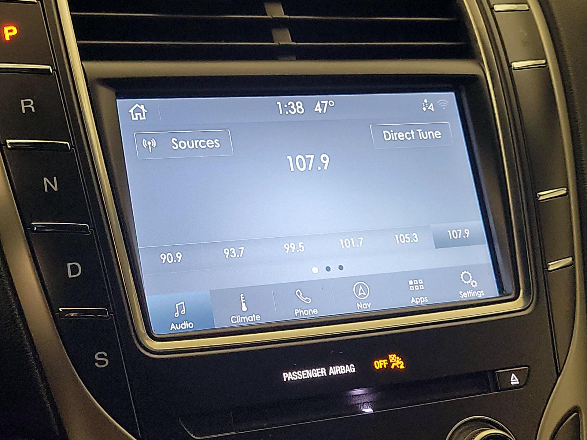 Thumbnail: 2019 Lincoln Nautilus - 16