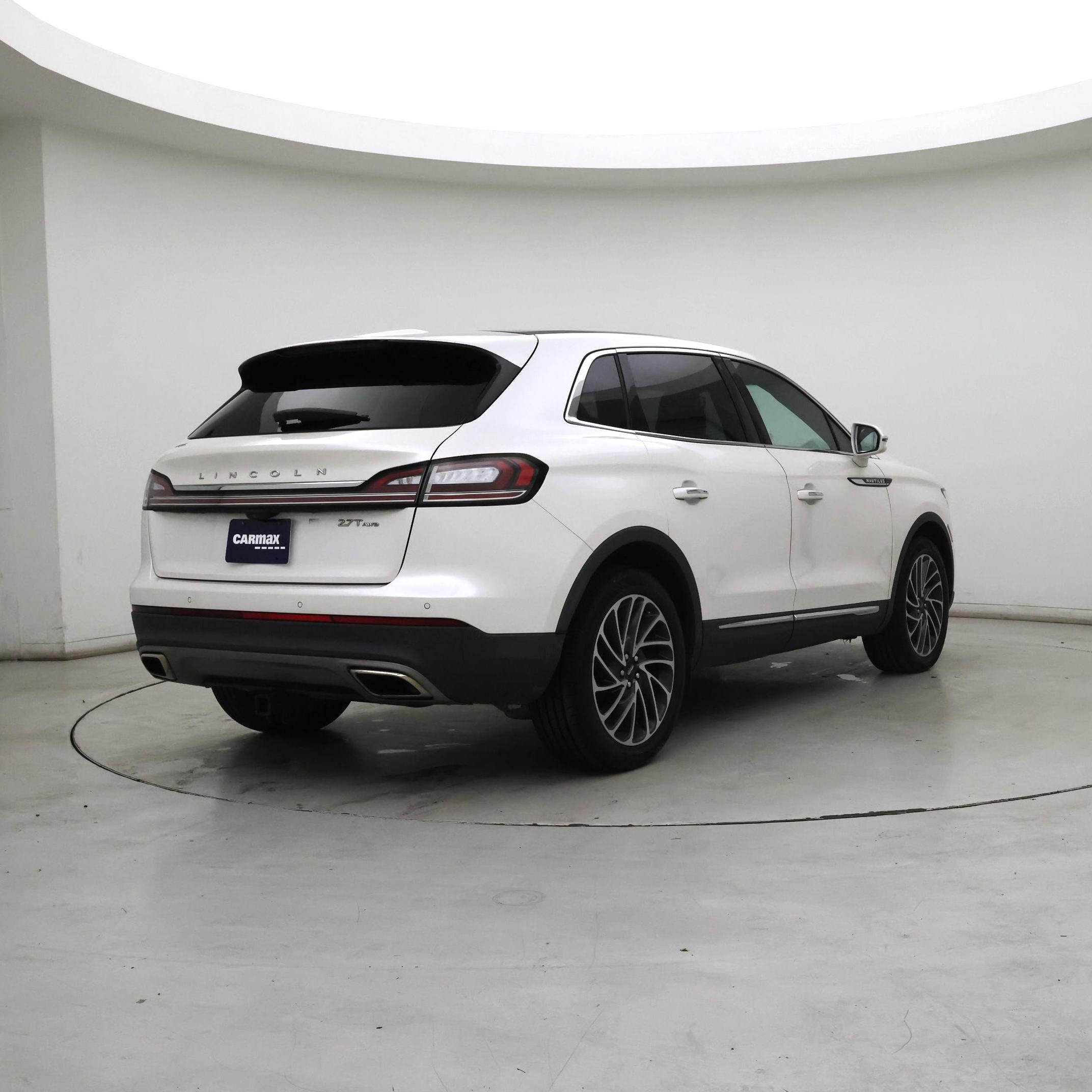 Thumbnail: 2019 Lincoln Nautilus - 8