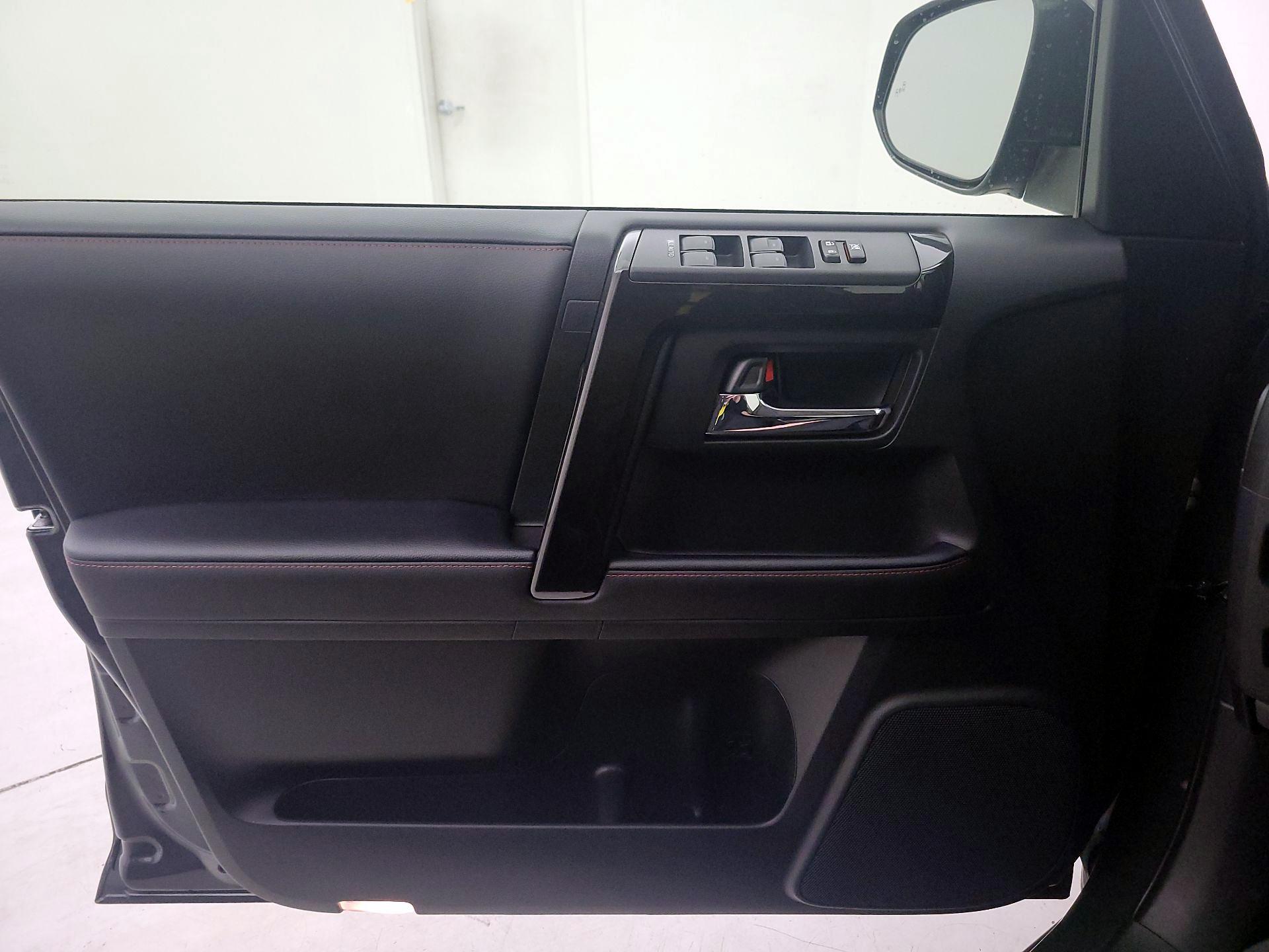 Thumbnail: 2024 Toyota 4Runner - 12