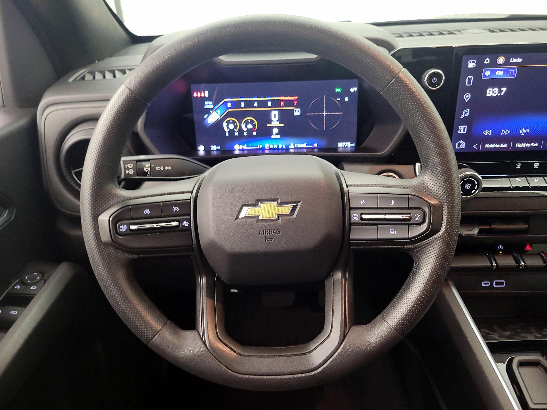 Thumbnail: 2024 Chevrolet Colorado - 10