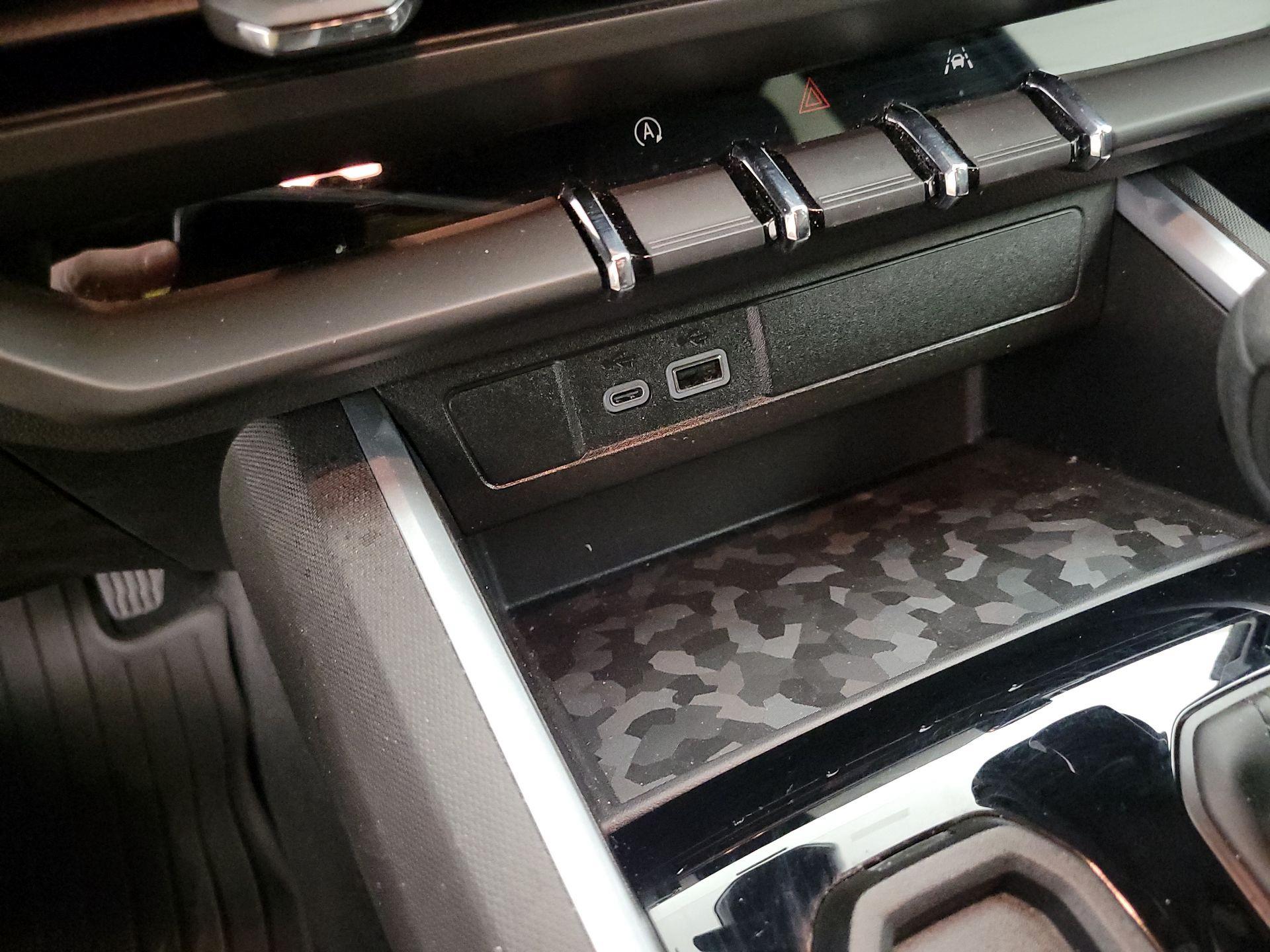 Thumbnail: 2024 Chevrolet Colorado - 18