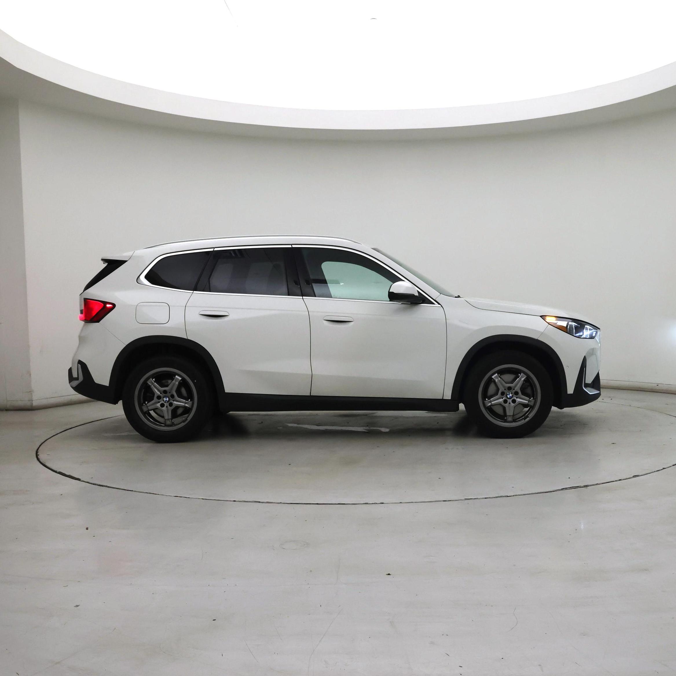 Thumbnail: 2023 BMW X1 - 7