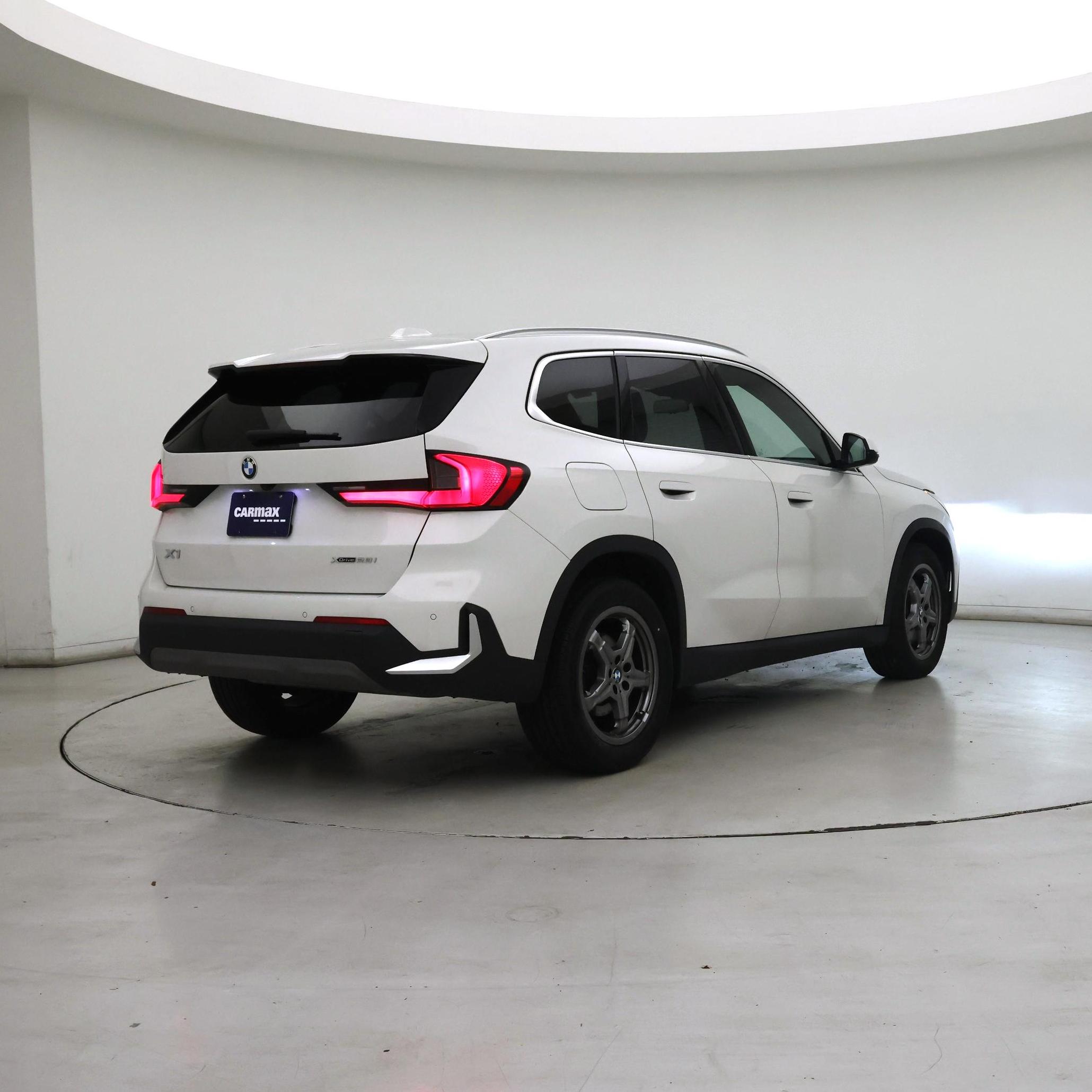 Thumbnail: 2023 BMW X1 - 8