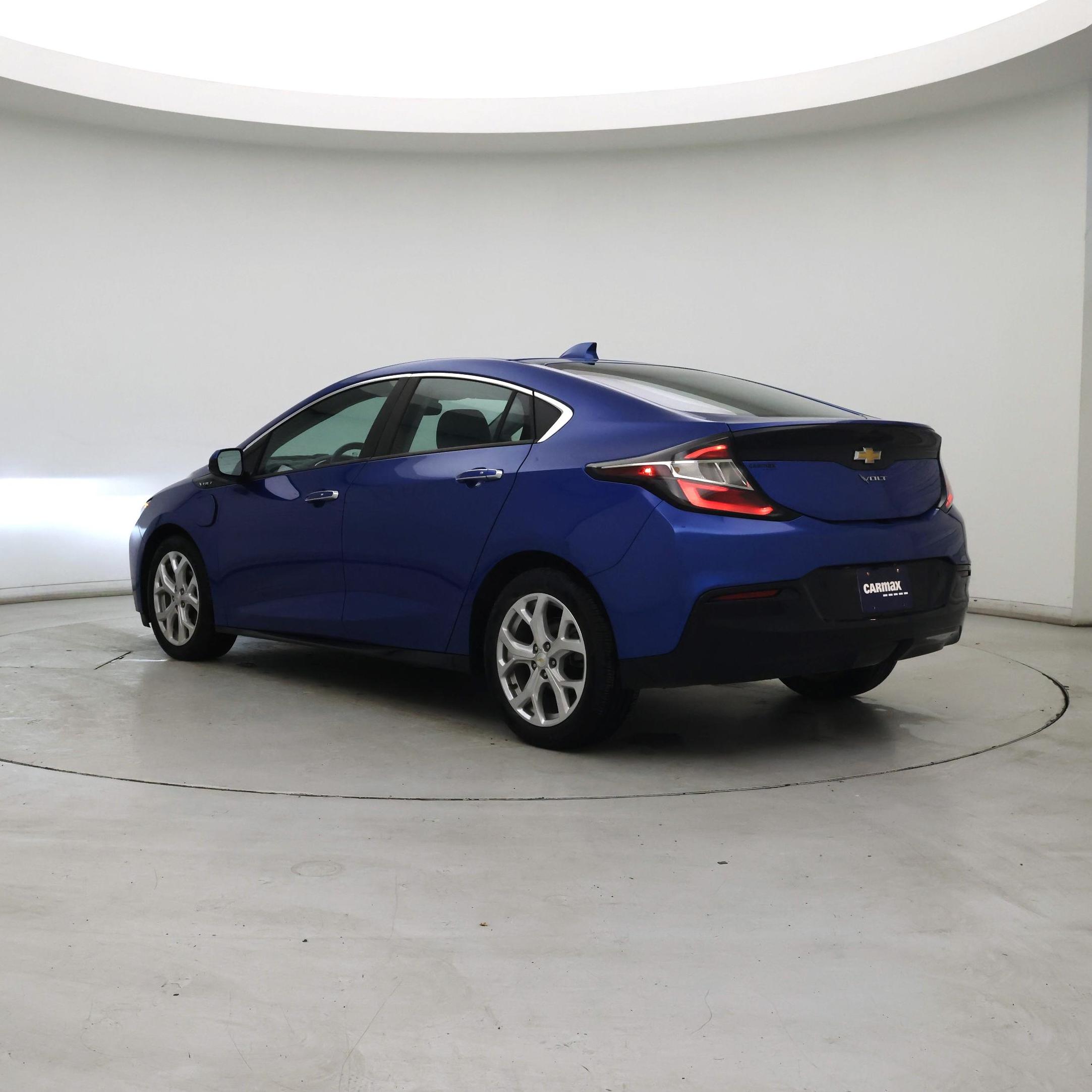 Thumbnail: 2017 Chevrolet Volt - 2