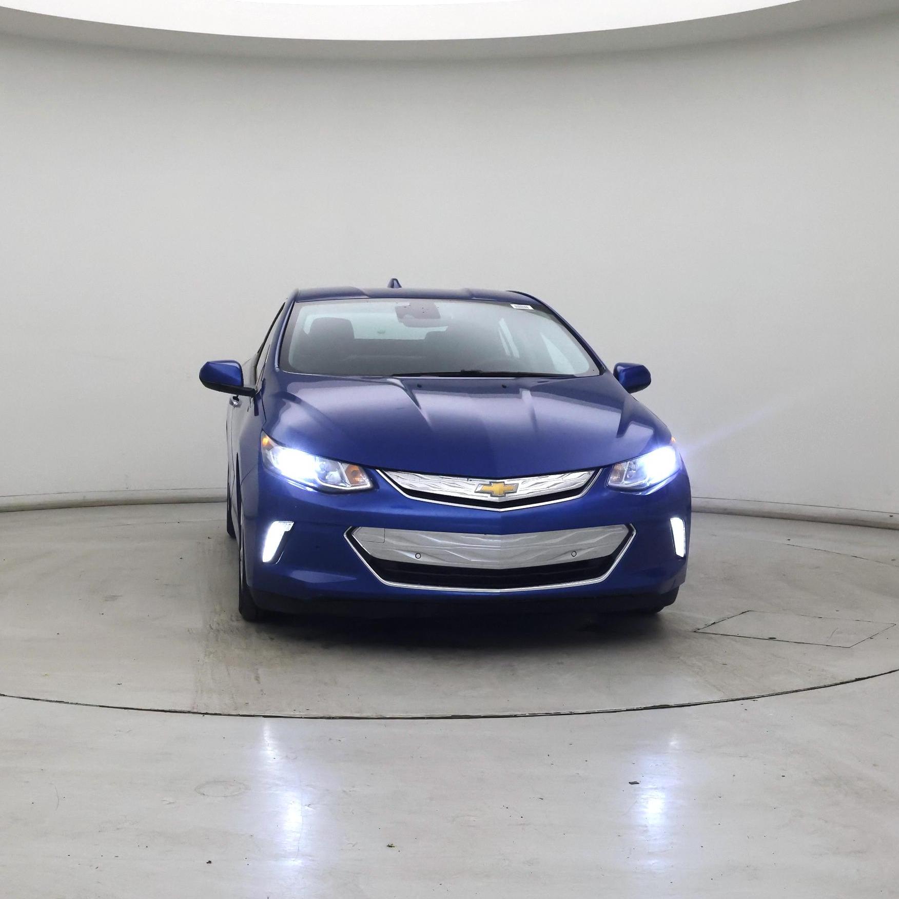 Thumbnail: 2017 Chevrolet Volt - 5