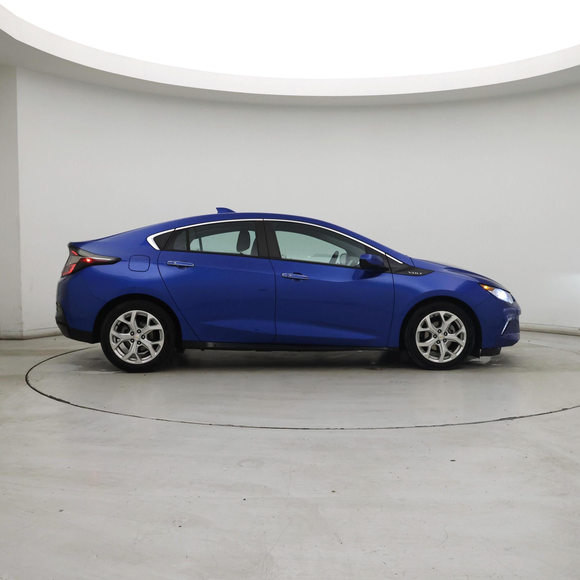 Thumbnail: 2017 Chevrolet Volt - 7