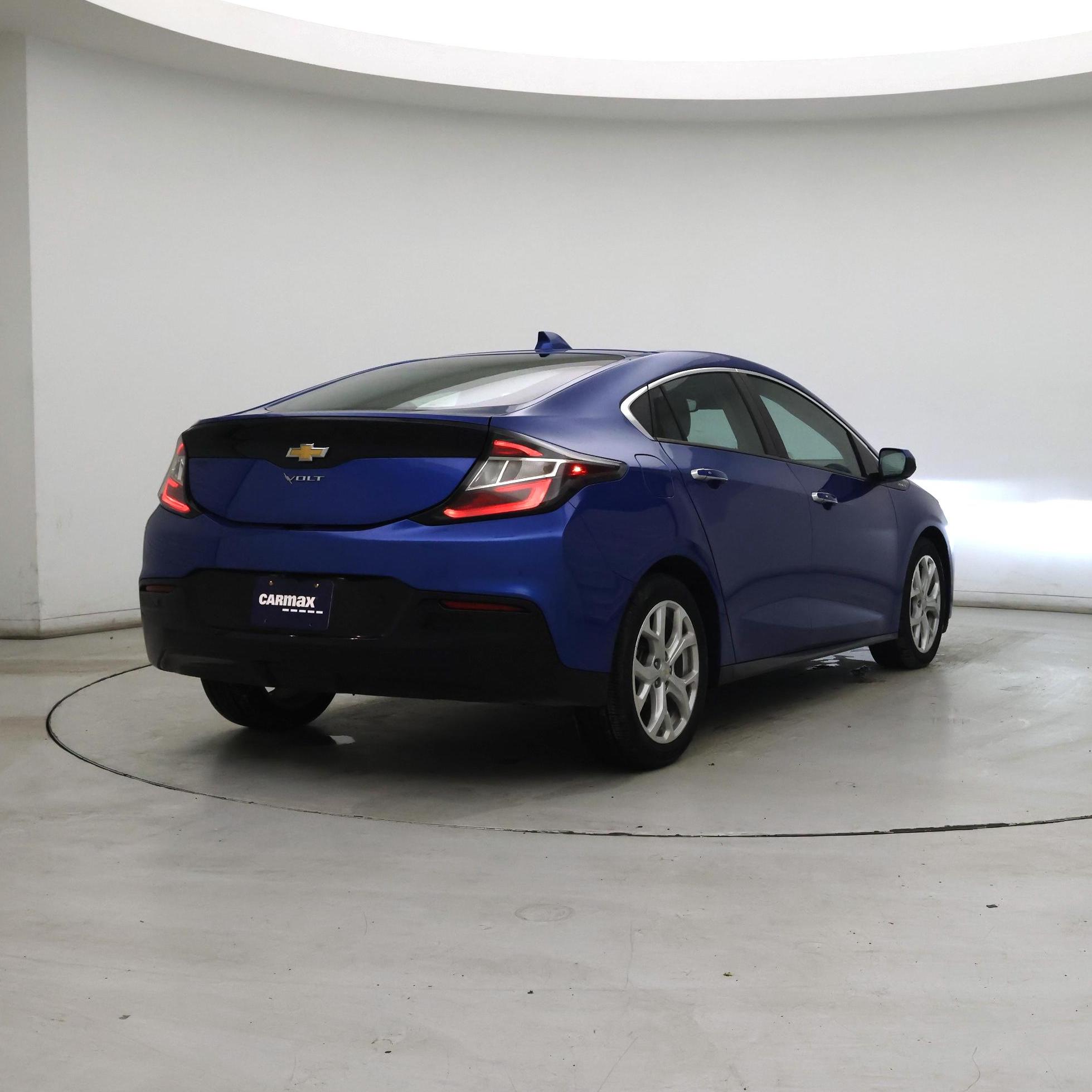 Thumbnail: 2017 Chevrolet Volt - 8