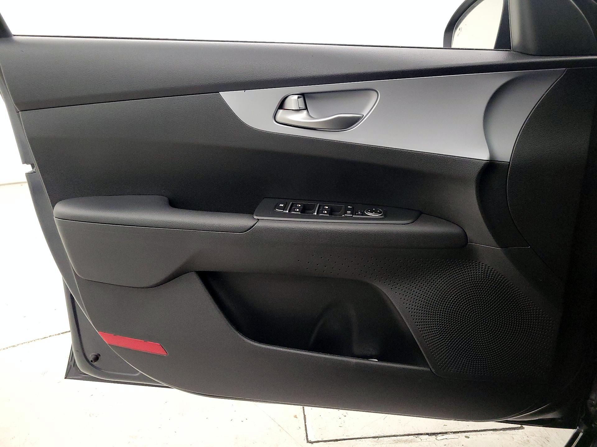 Thumbnail: 2023 Kia Forte - 12