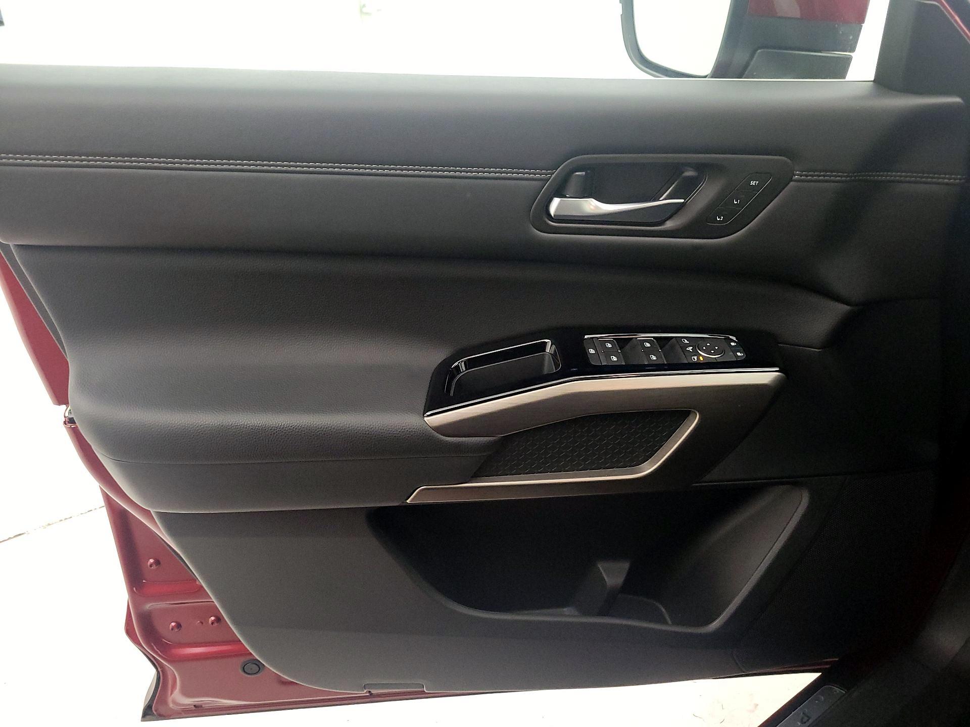 Thumbnail: 2025 Nissan Pathfinder - 12