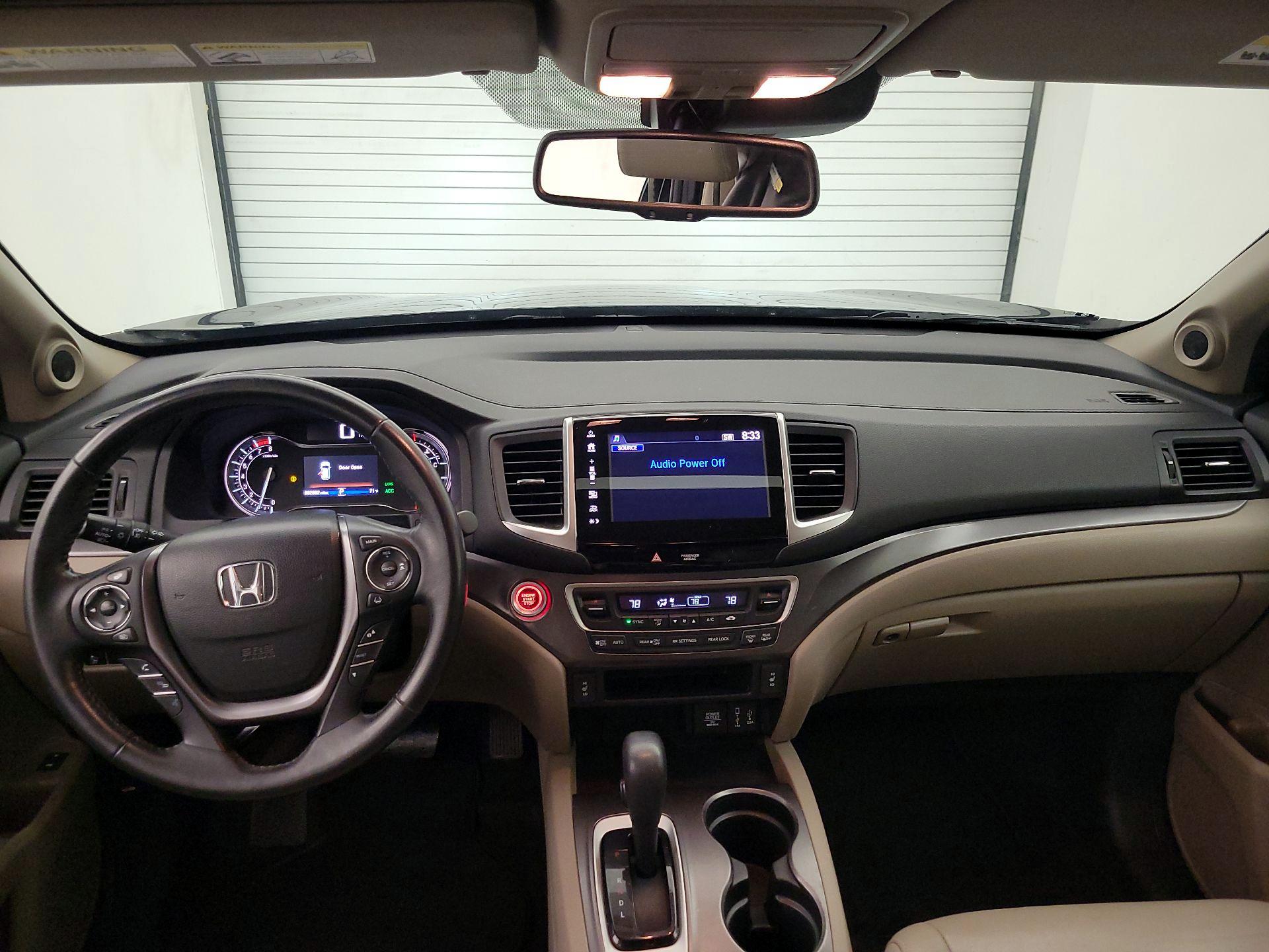 Thumbnail: 2017 Honda Pilot - 9