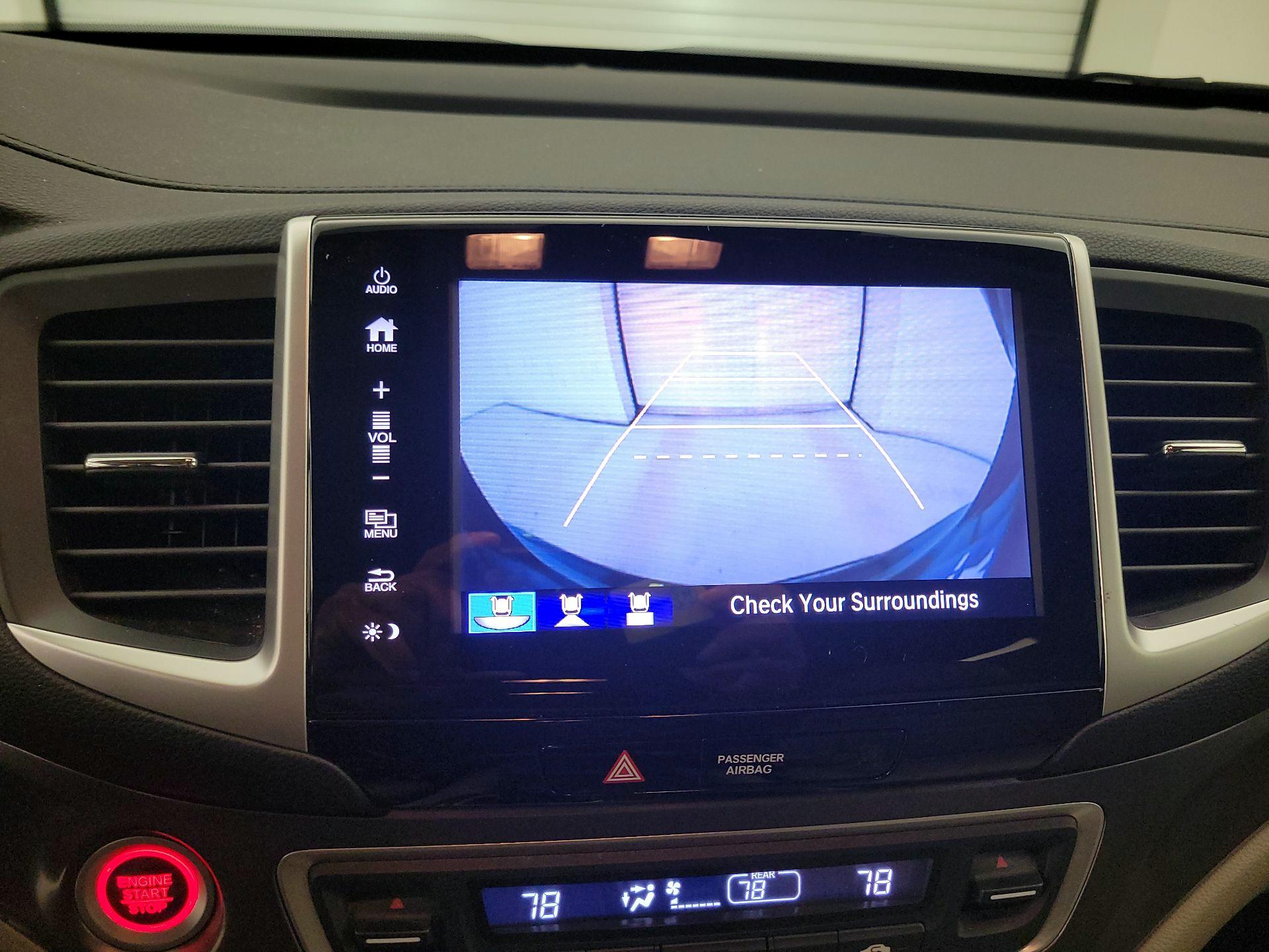 Thumbnail: 2017 Honda Pilot - 14