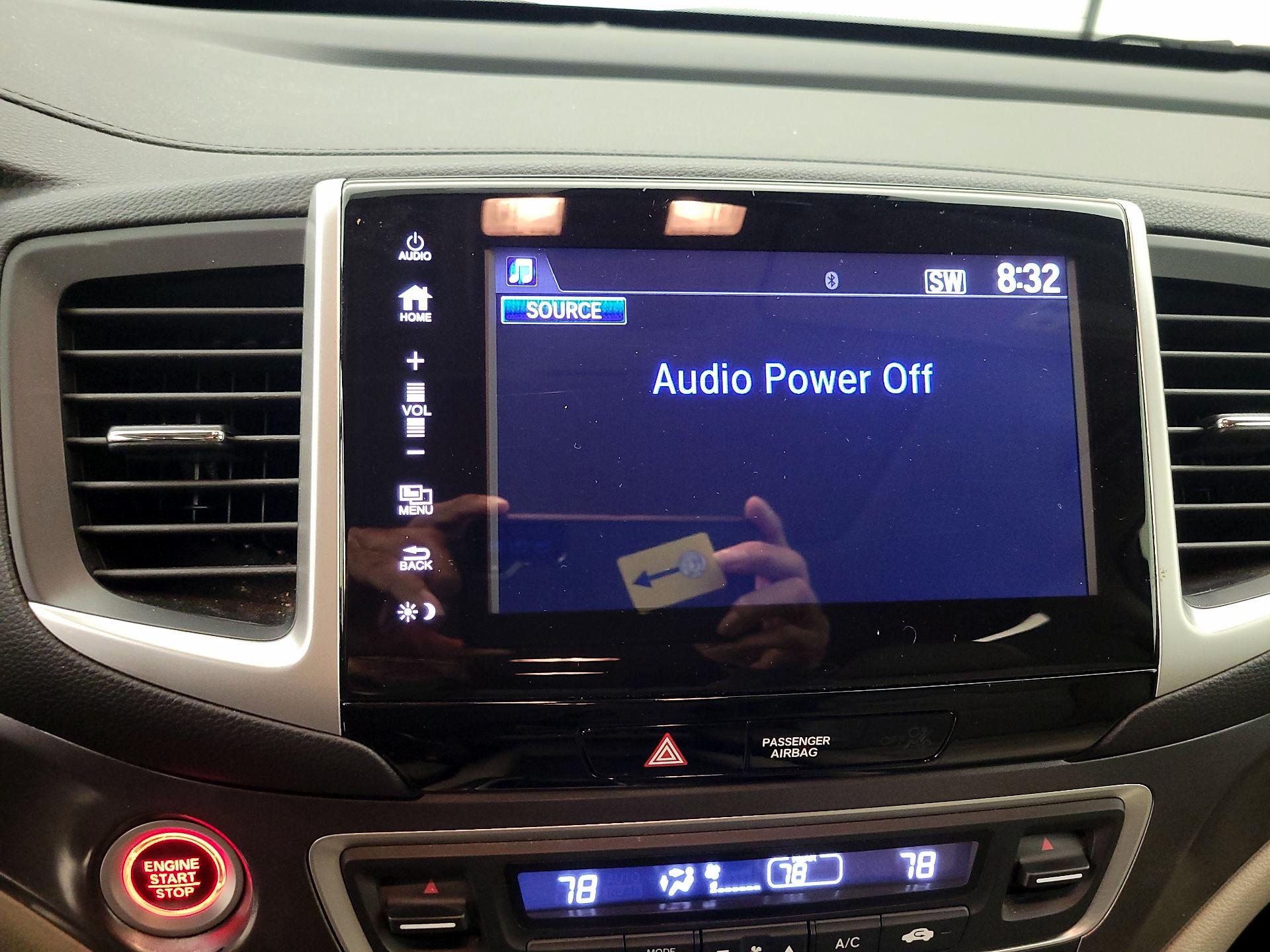 Thumbnail: 2017 Honda Pilot - 15