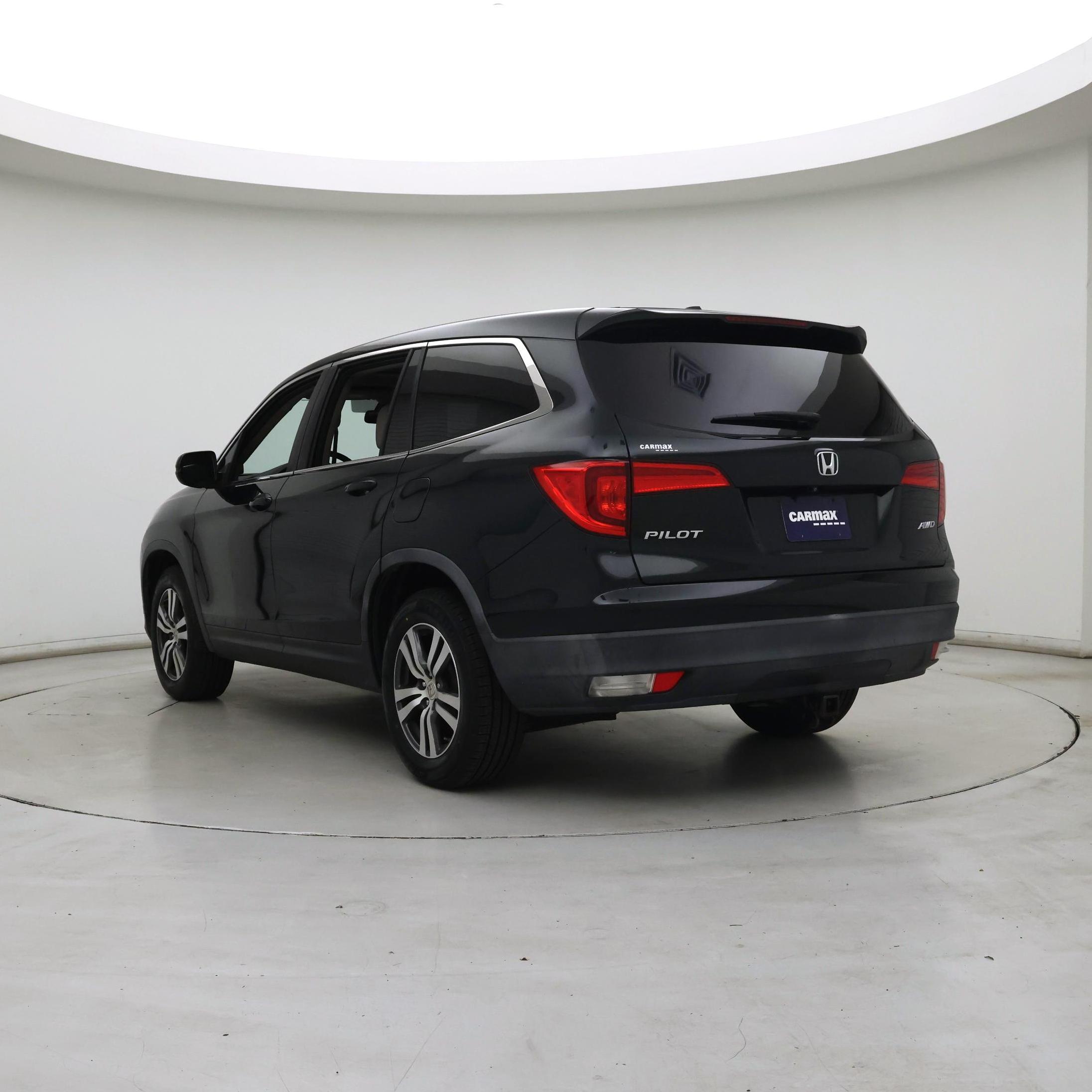 Thumbnail: 2017 Honda Pilot - 2